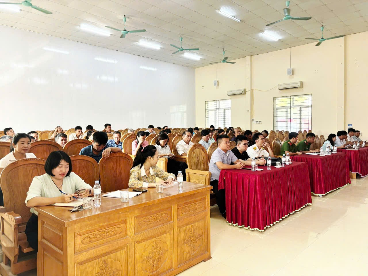 XÃ LĨNH TOẠI TỔ CHỨC HỘI NGHỊ TẬP HUẤN, ĐÀO TẠO KỸ NĂNG SỐ CHO CÁN BỘ VÀ TỔ CÔNG NGHỆ SỐ CỘNG ĐỒNG