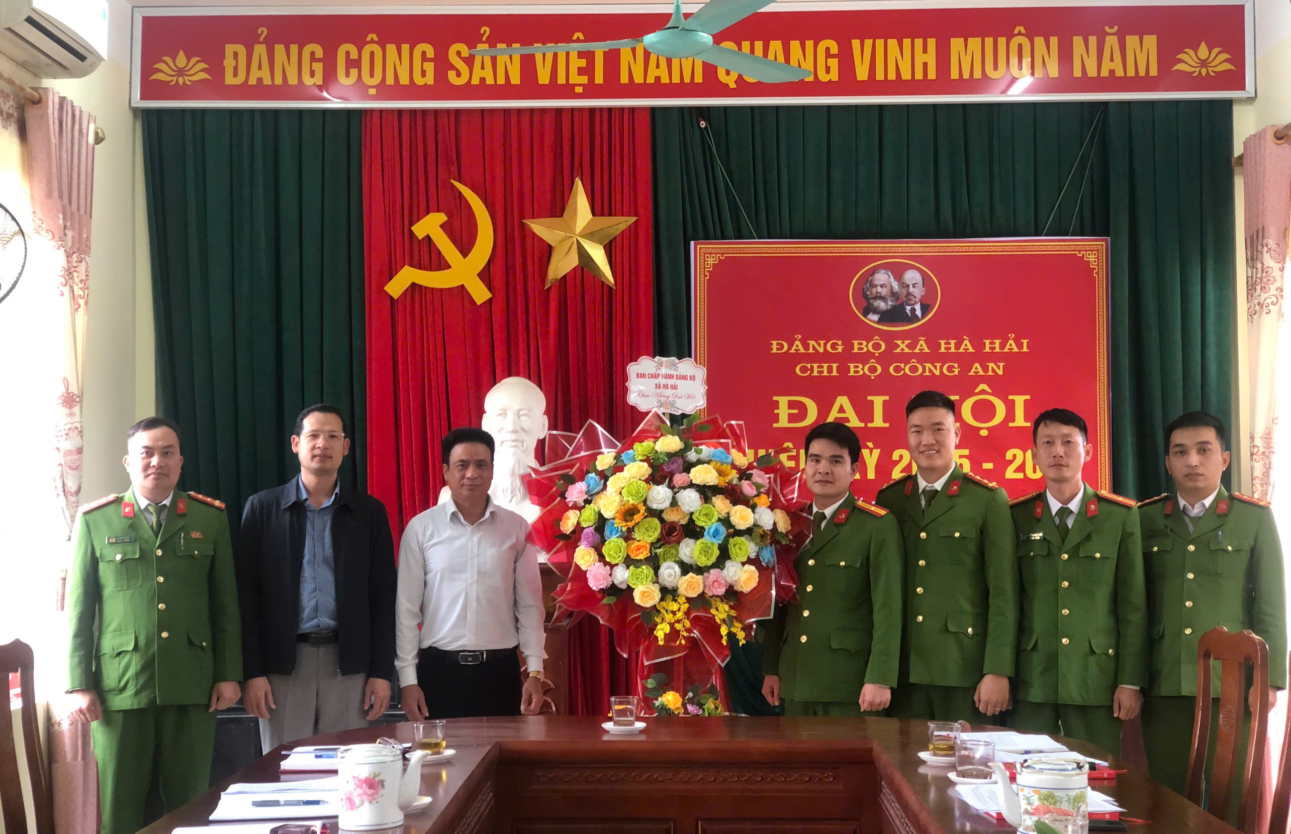 cong an.jpg