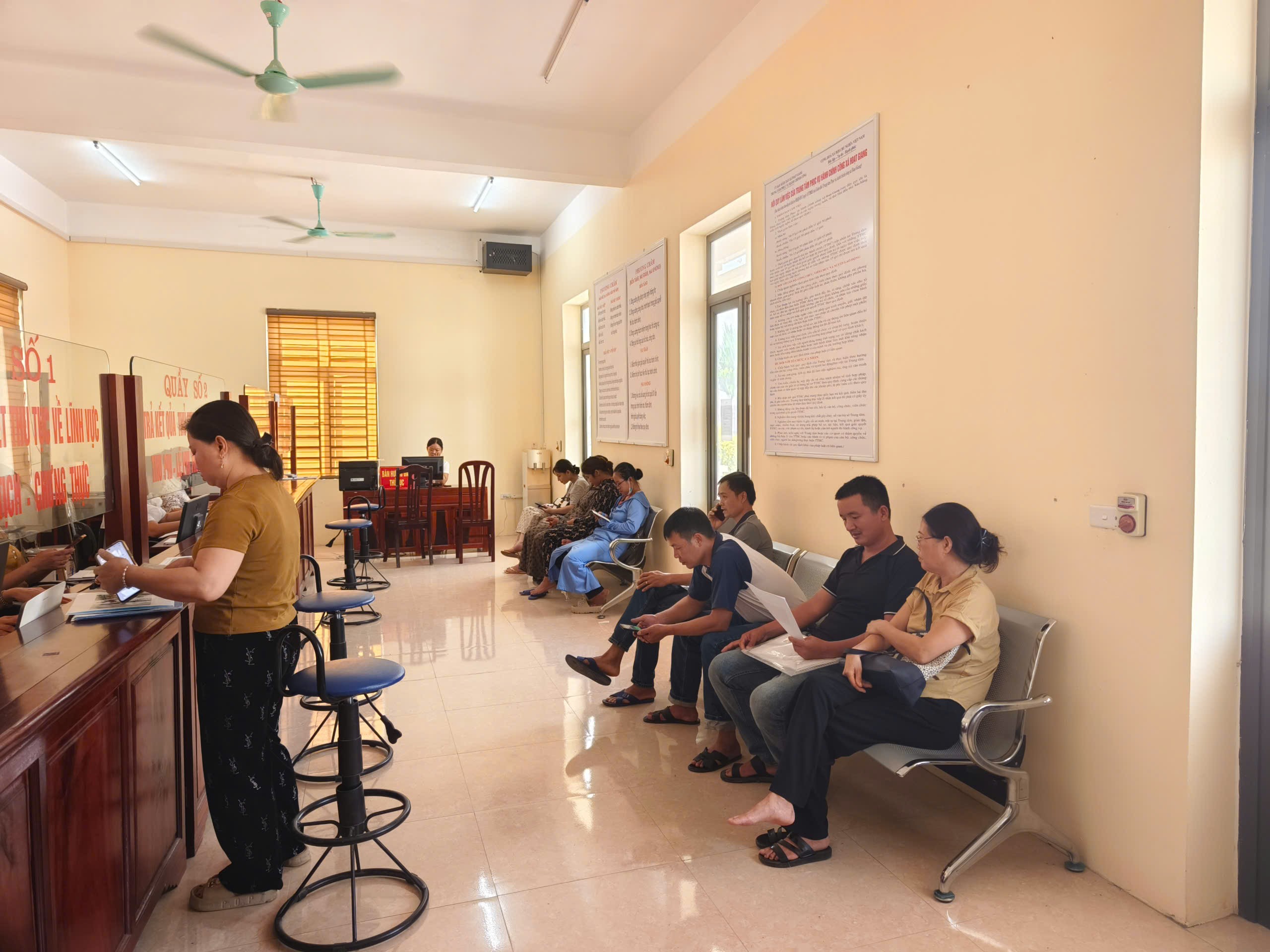 Xã Hoạt Giang tiếp nhận 230 hồ sơ trợ cấp hưu trí xã hội cho người cao tuổi không lương hưu