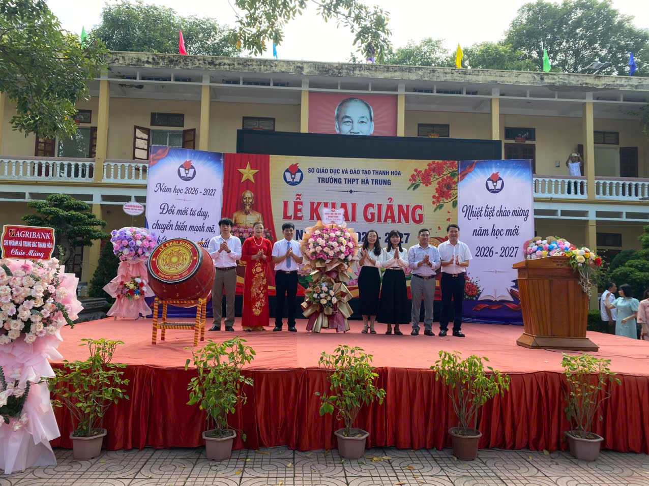 Trường THPT Hà Trung long trọng tổ chức lễ khai giảng năm học 2026 - 2027