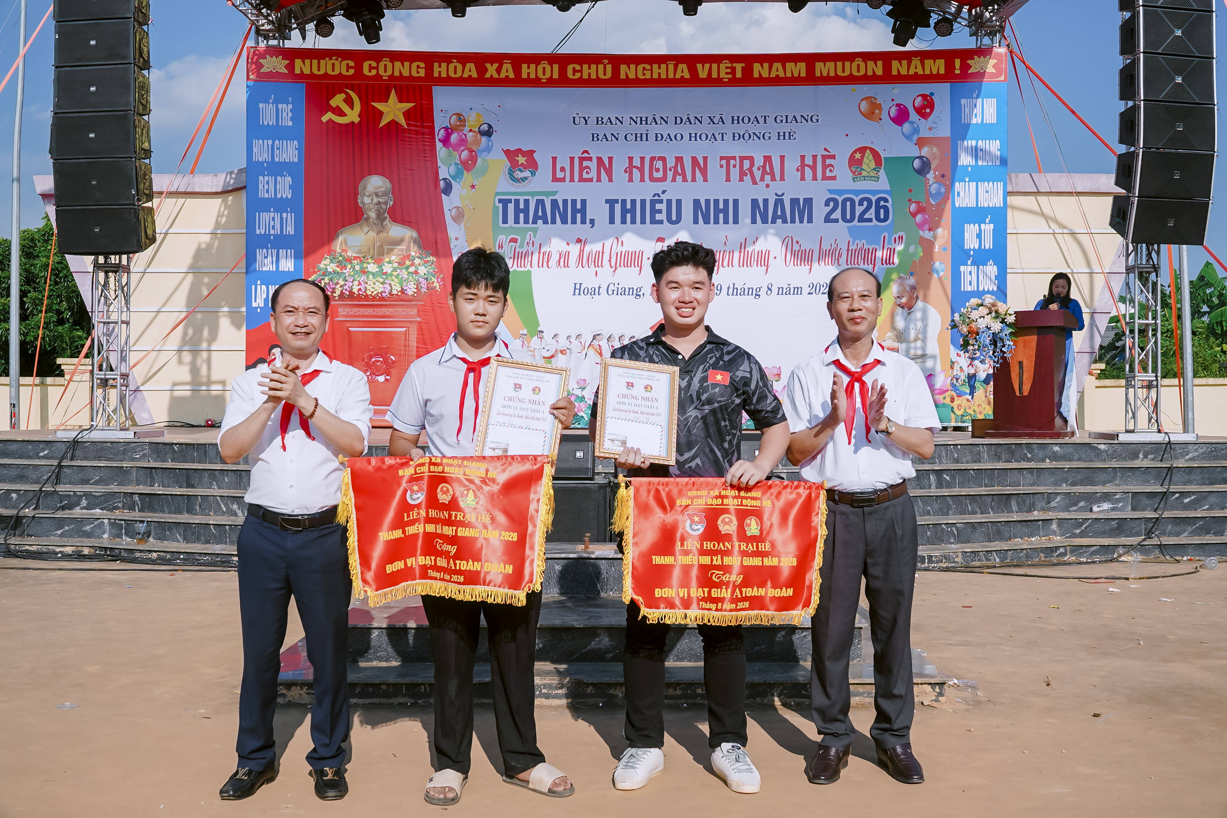 Anh-tin-bai