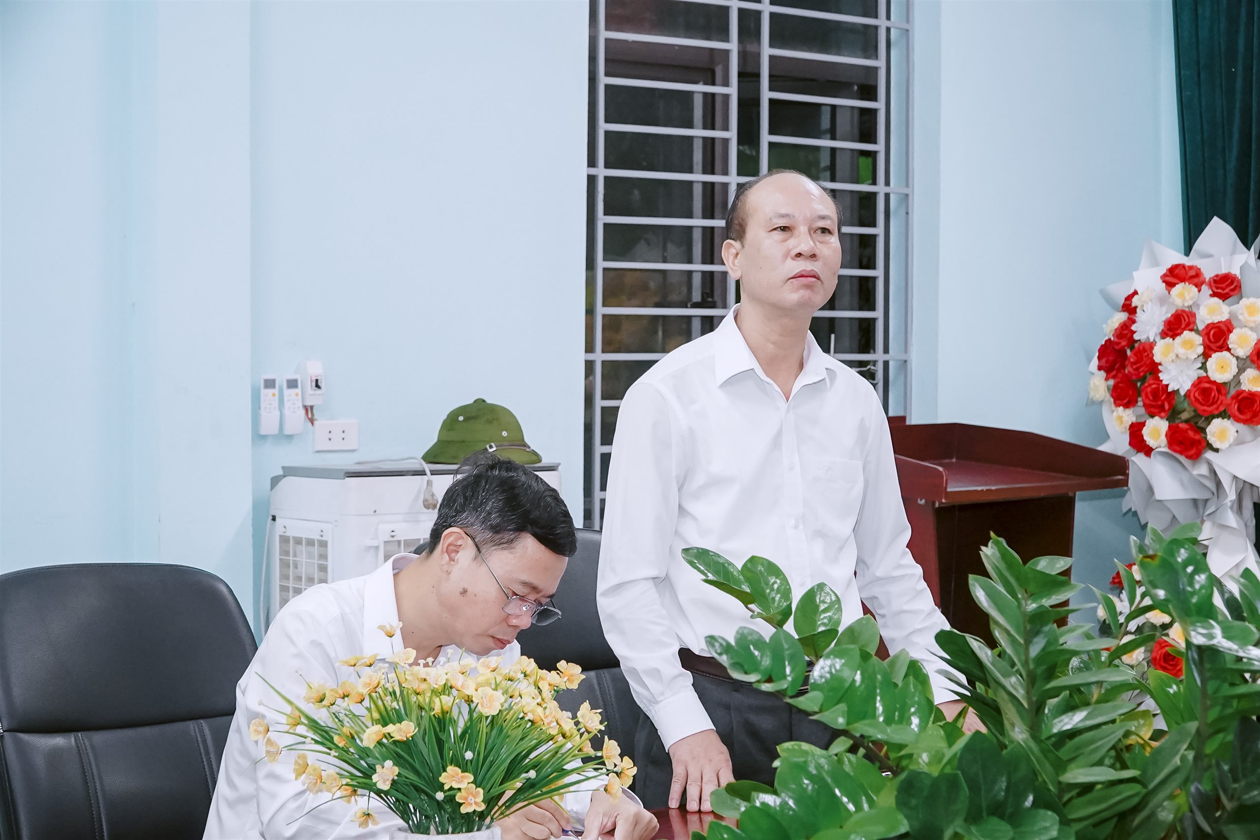 Anh-tin-bai