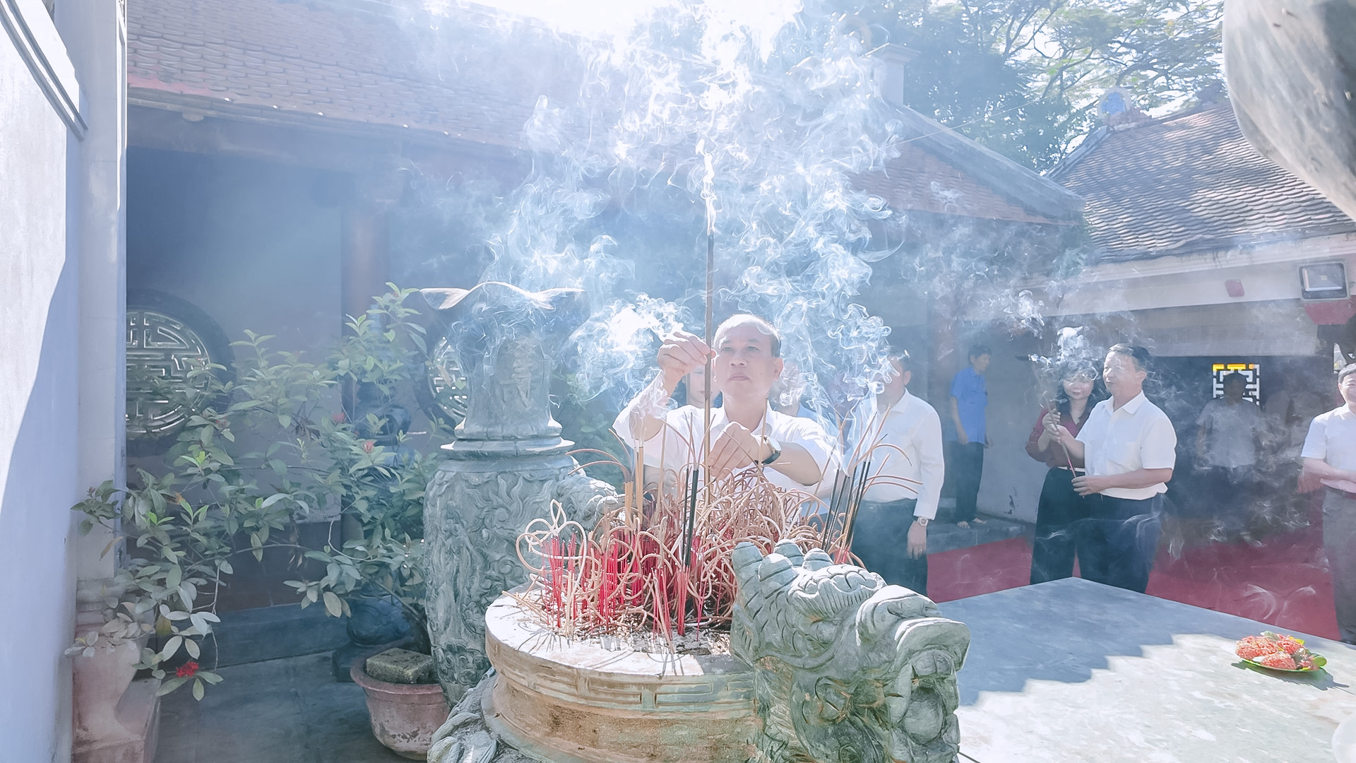 Anh-tin-bai