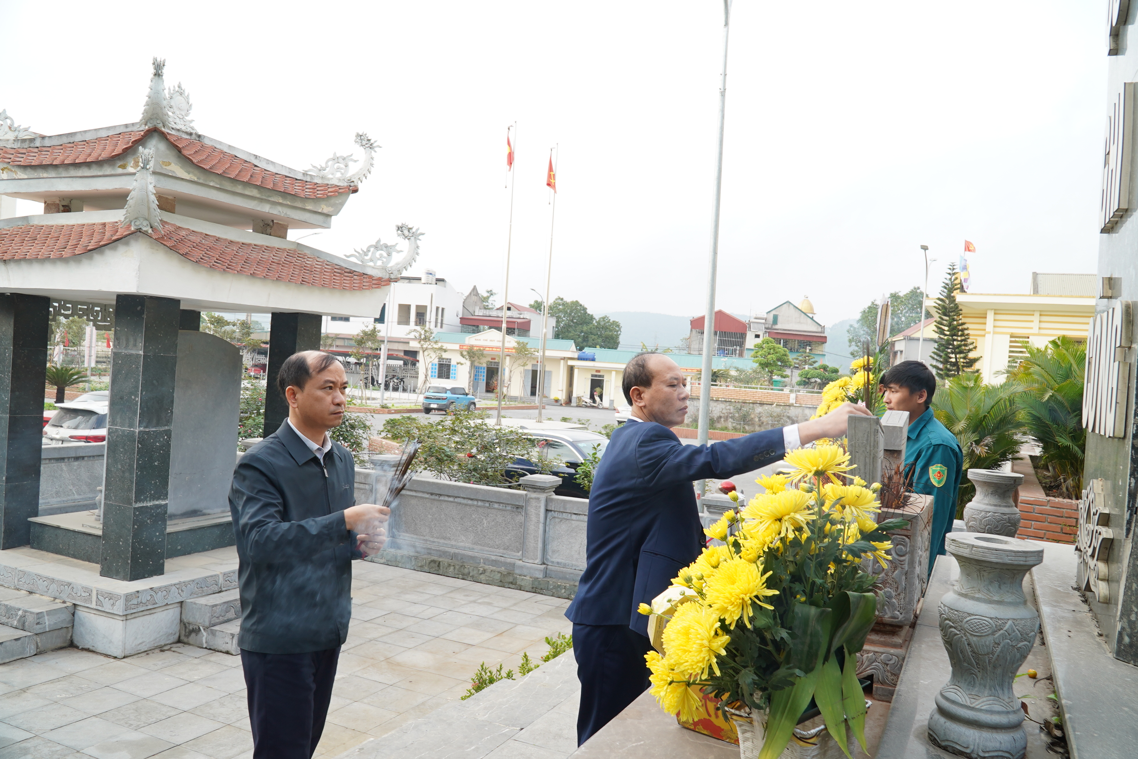 Anh-tin-bai