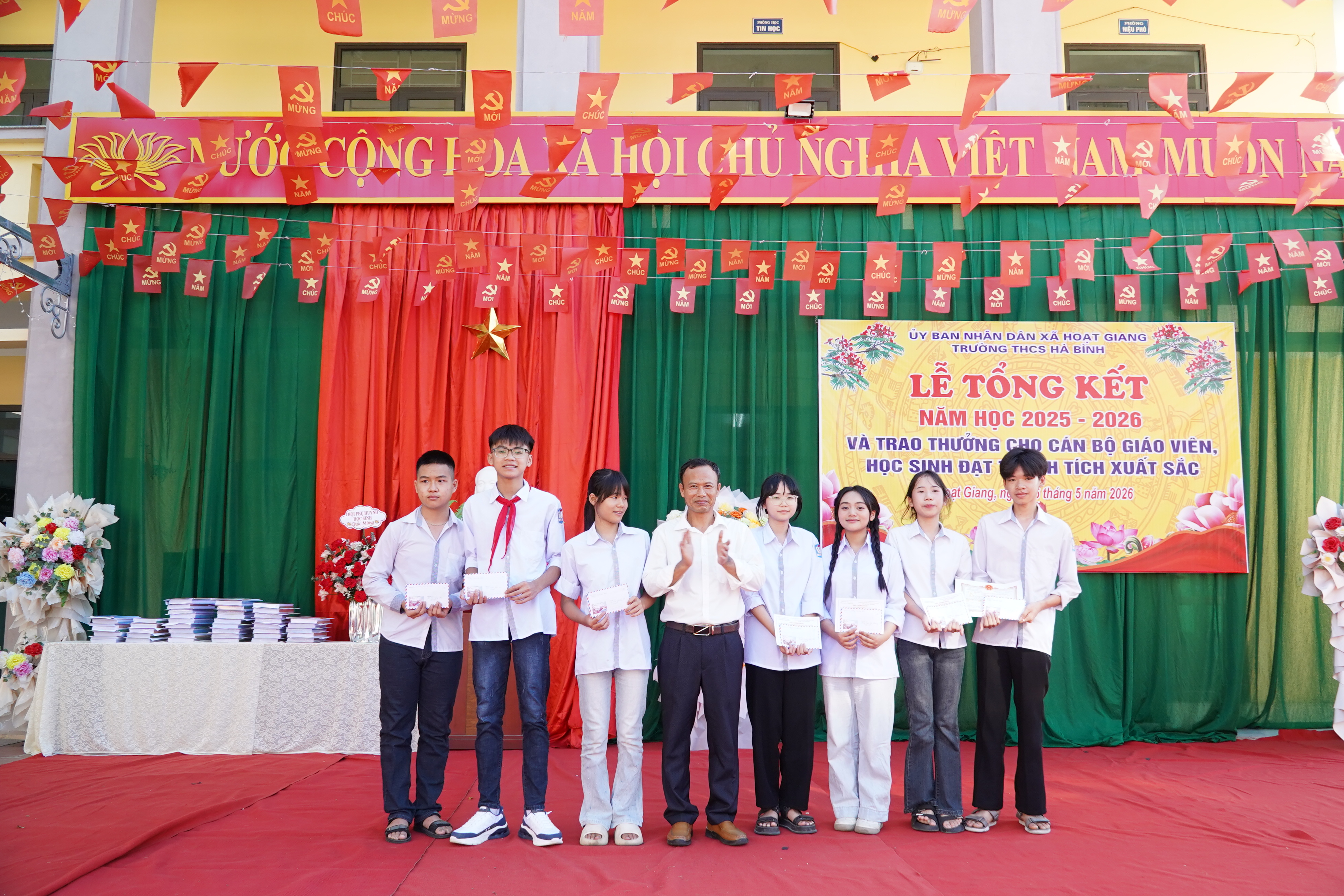 Anh-tin-bai