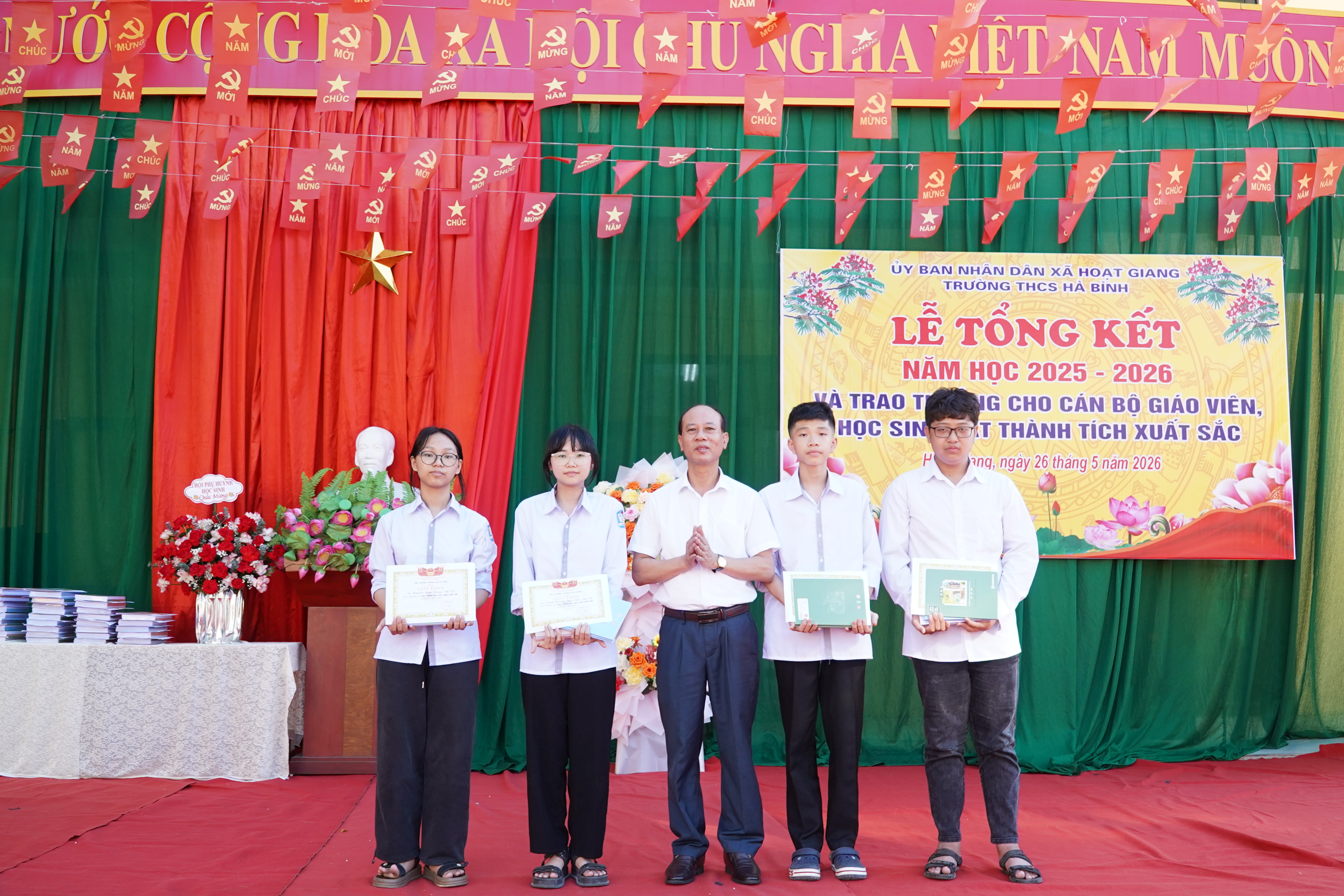 Anh-tin-bai