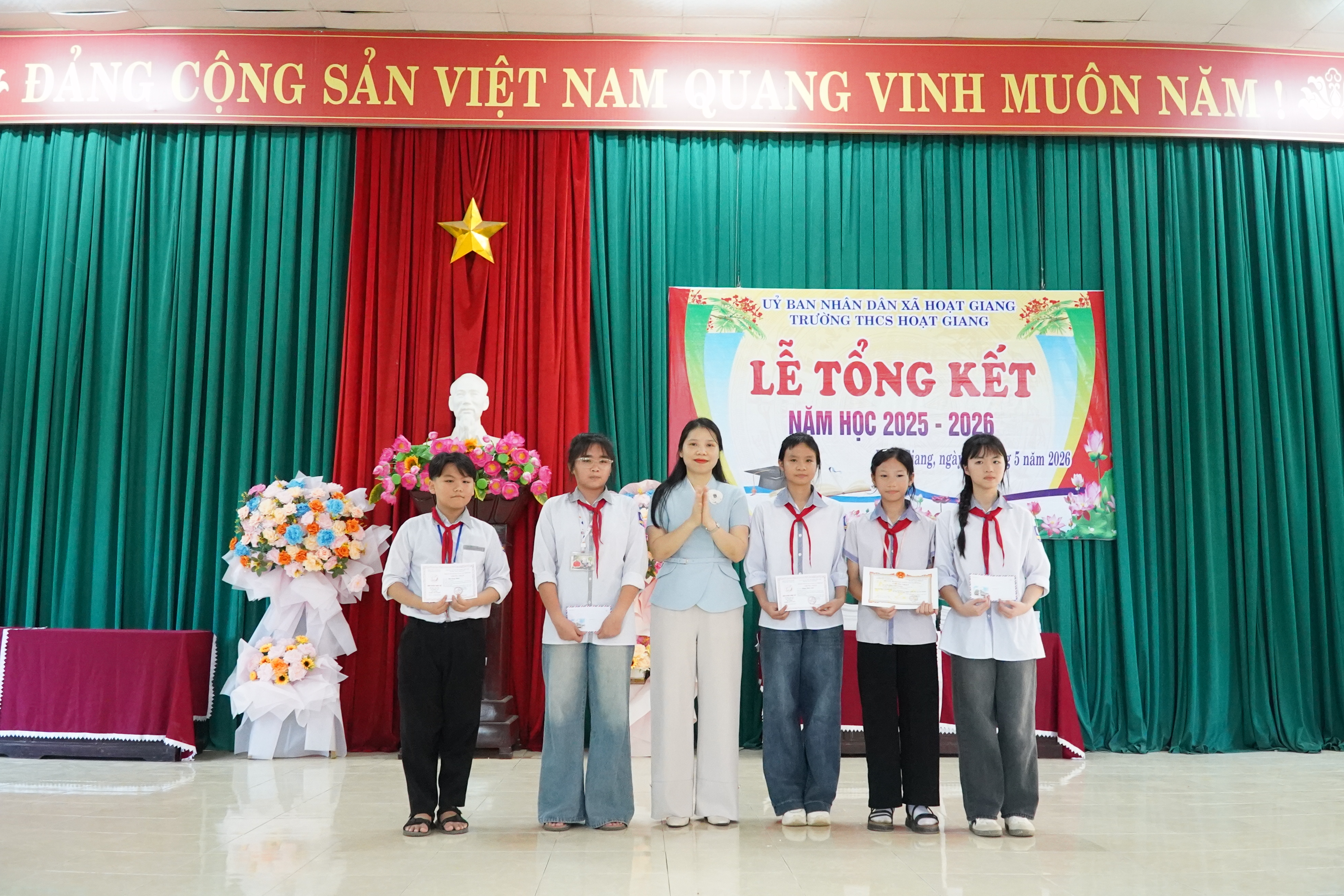 Anh-tin-bai