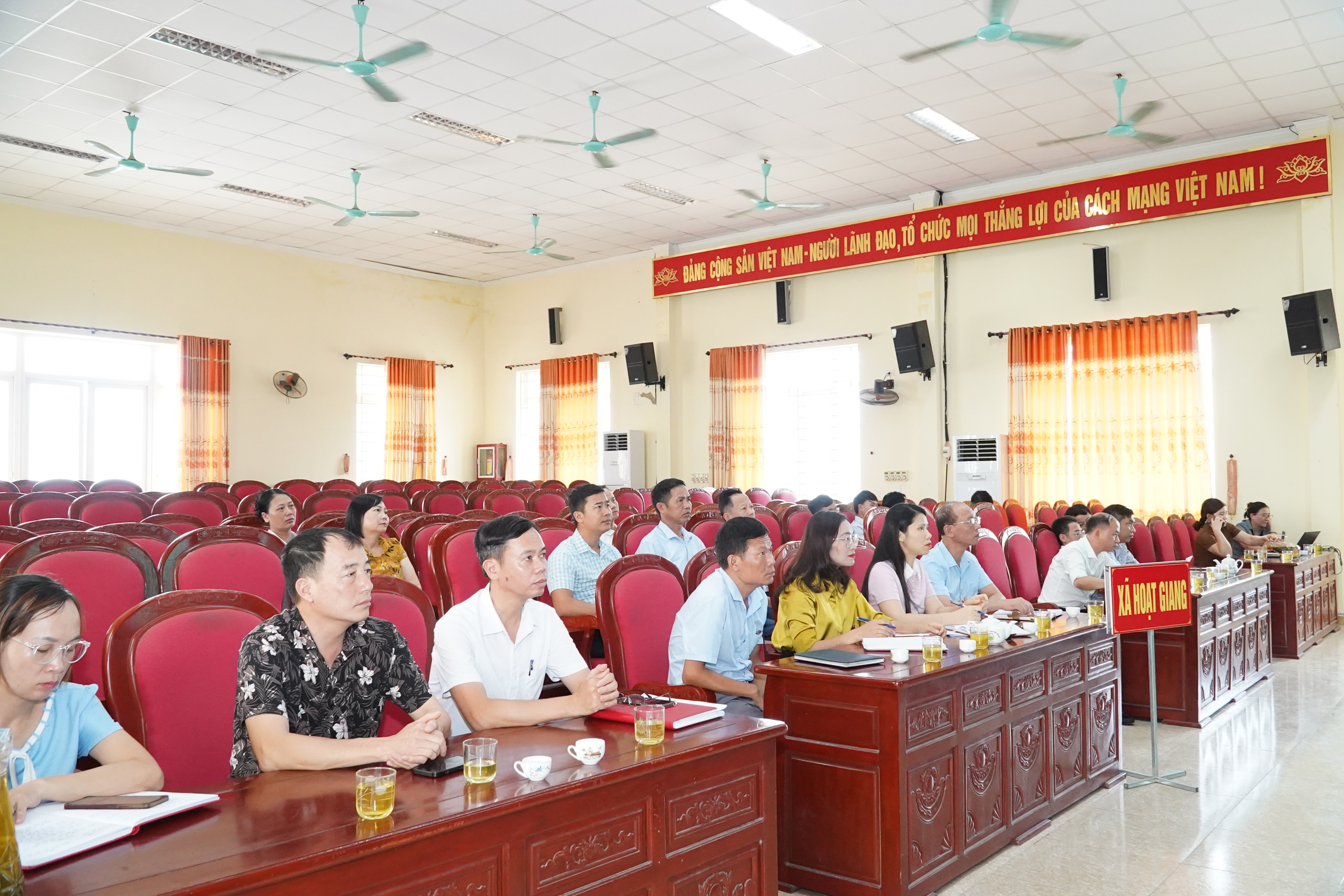 Thủ tướng chủ trì Phiên họp chuyên đề thúc đẩy phát triển khoa học công nghệ và đổi mới sáng tạo