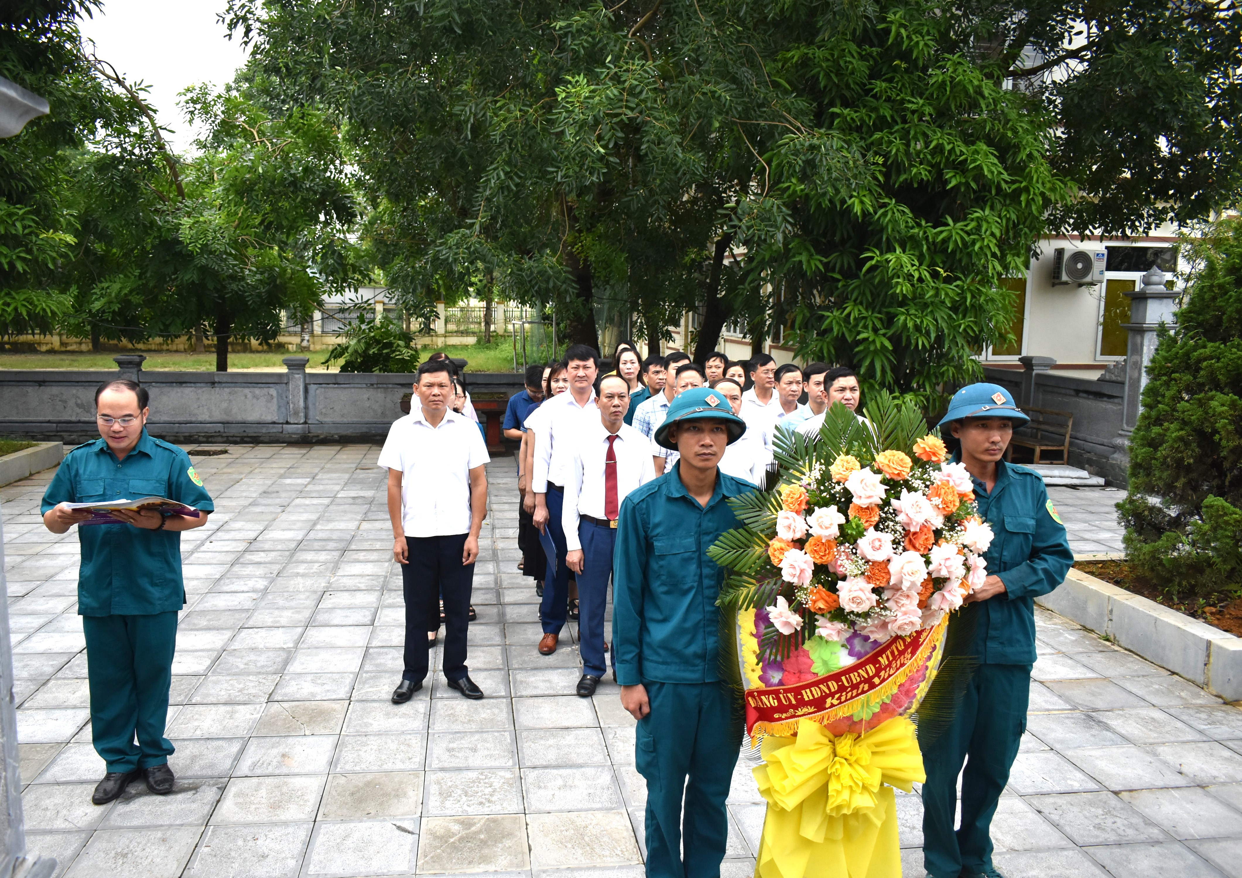 Anh-tin-bai