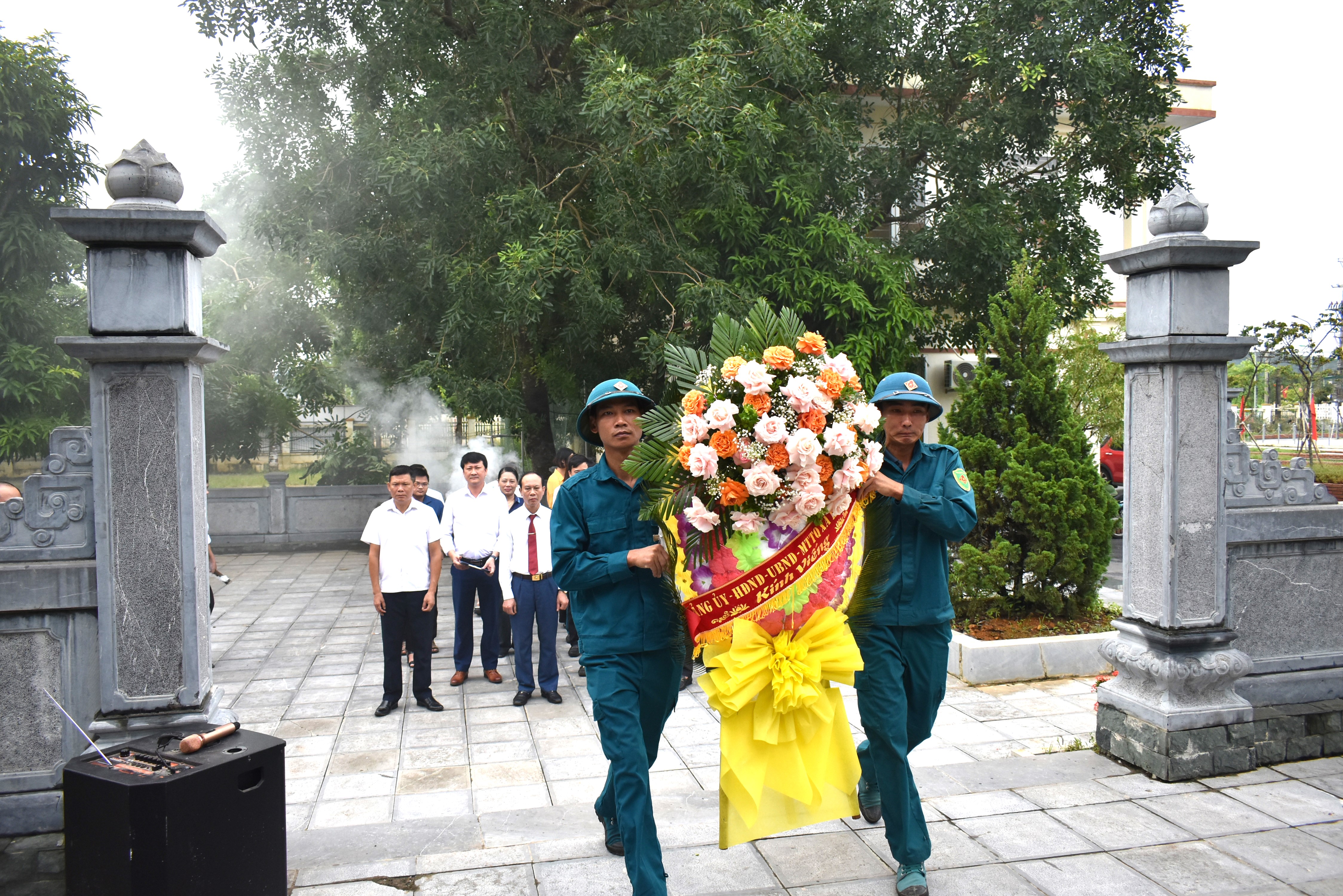 Anh-tin-bai