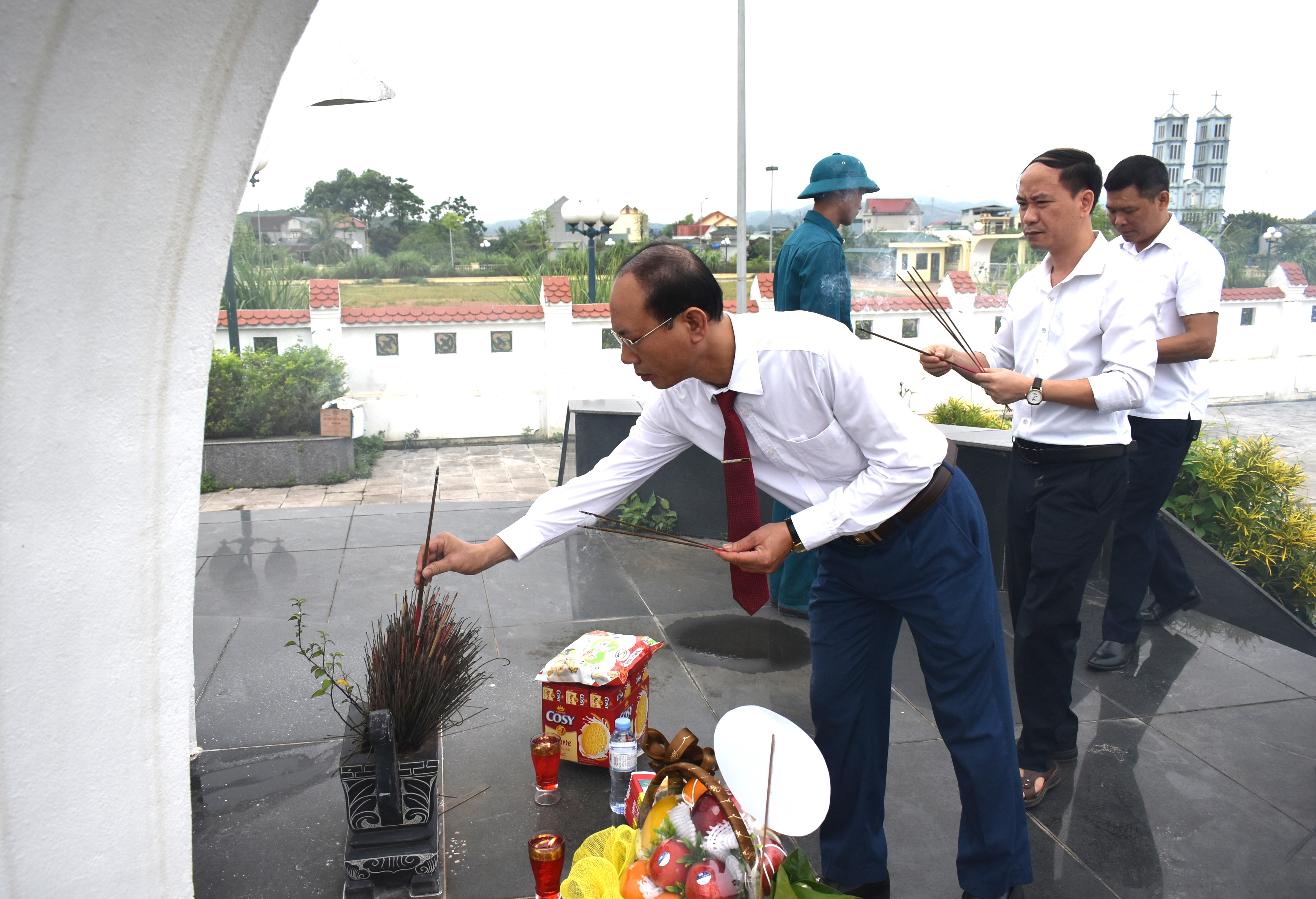 Anh-tin-bai