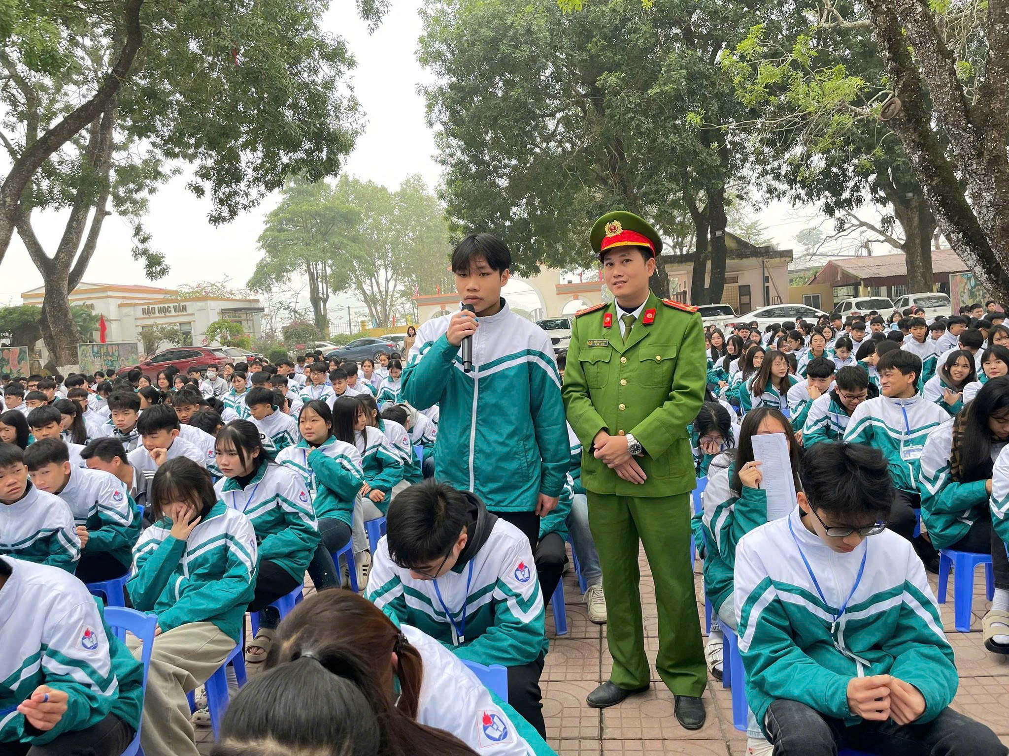 Anh-tin-bai