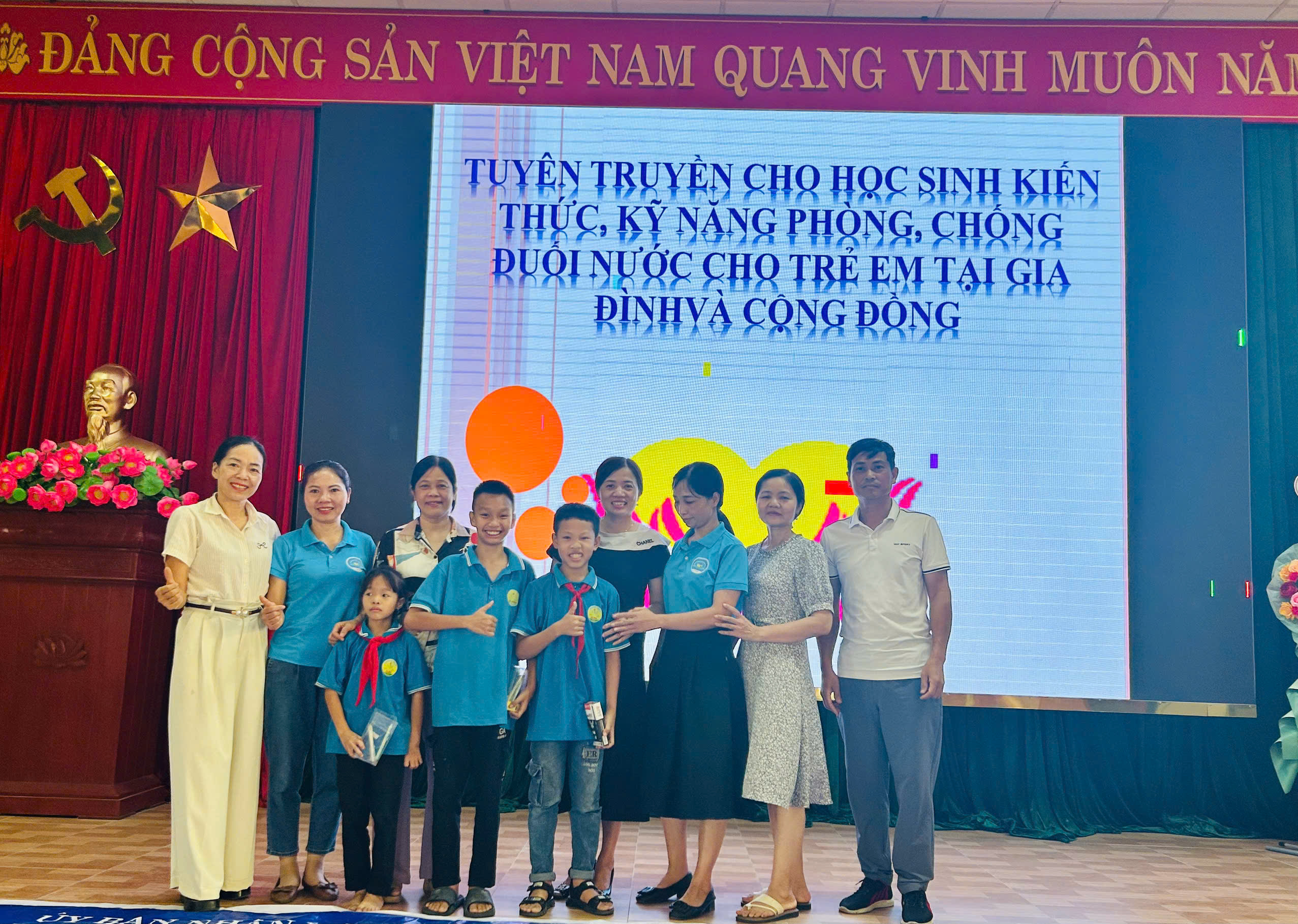 Anh-tin-bai
