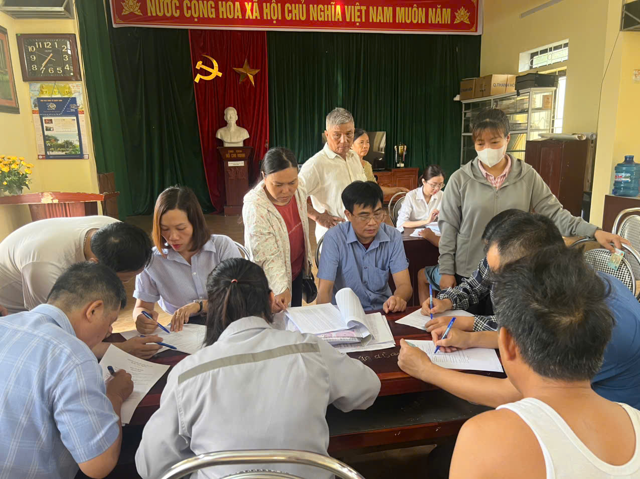 Anh-tin-bai