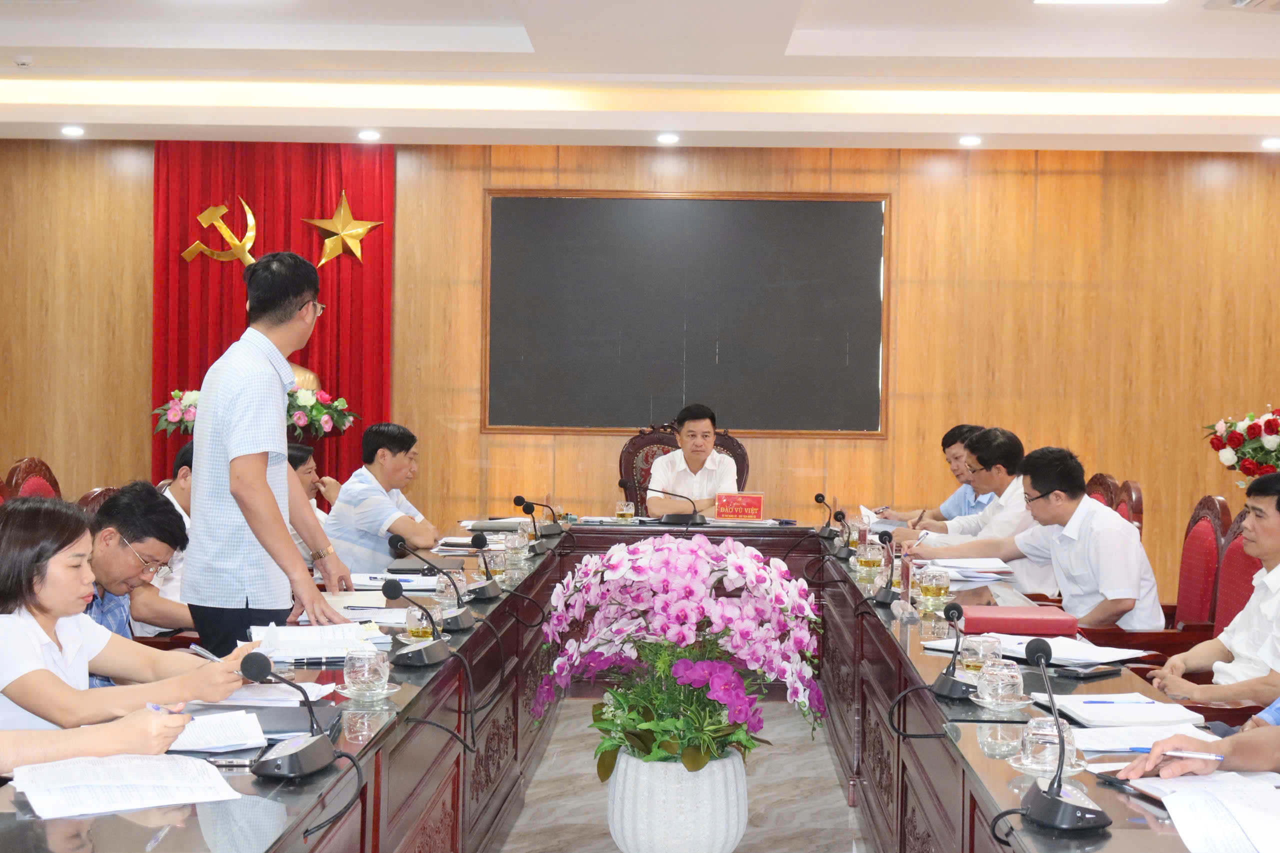 THƯỜNG TRỰC ĐẢNG ỦY XÃ NGA SƠN LÀM VIỆC VỚI PHÒNG KINH TẾ UBND XÃ