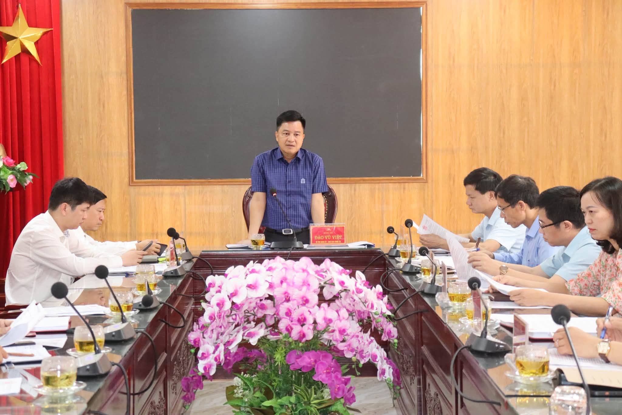 THƯỜNG TRỰC ĐẢNG ỦY XÃ NGA SƠN LÀM VIỆC VỀ CÔNG TÁC GIẢI PHÓNG MẶT BẰNG VÀ LÀM SẠCH DỮ LIỆU ĐẤT ĐAI