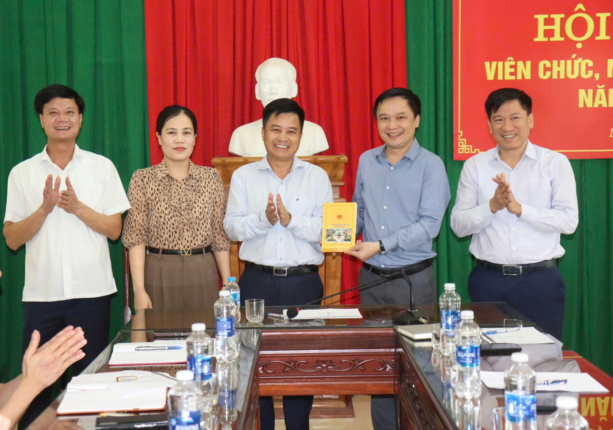  ĐOÀN CÔNG TÁC XÃ NGA SƠN THĂM, ĐỘNG VIÊN CHI NHÁNH VĂN PHÒNG ĐĂNG KÝ ĐẤT ĐAI NGA SƠN
