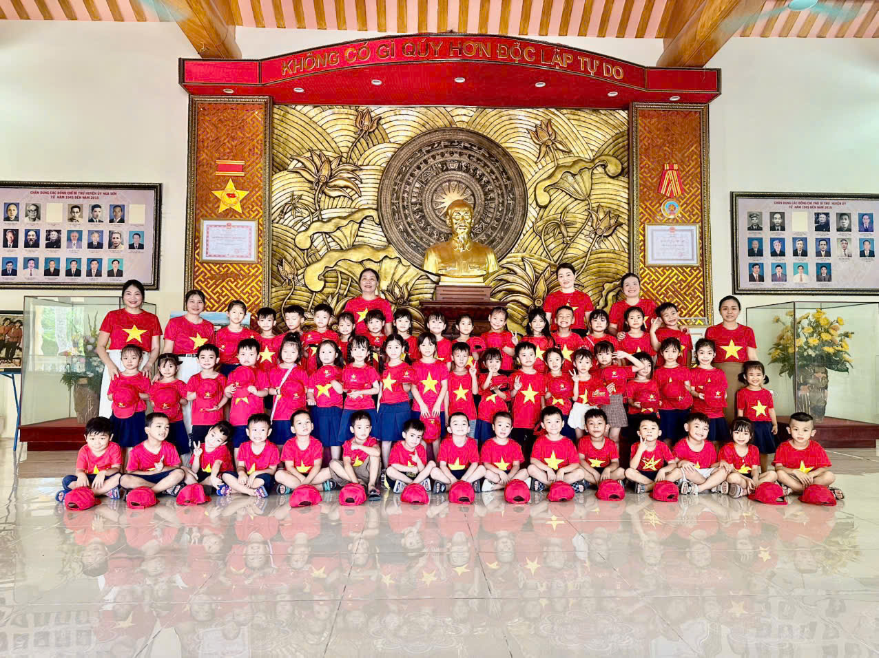 Anh-tin-bai