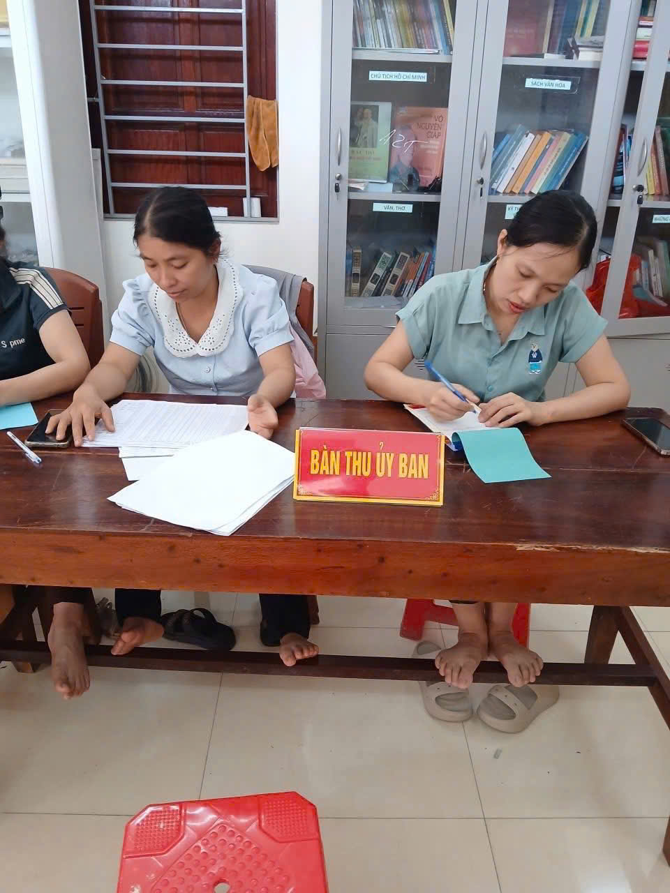XÃ NGA SƠN ĐỒNG LOẠT TRIỂN KHAI THU THUẾ VỤ 5 NĂM 2026 TẠI CÁC NHÀ VĂN HÓA THÔN