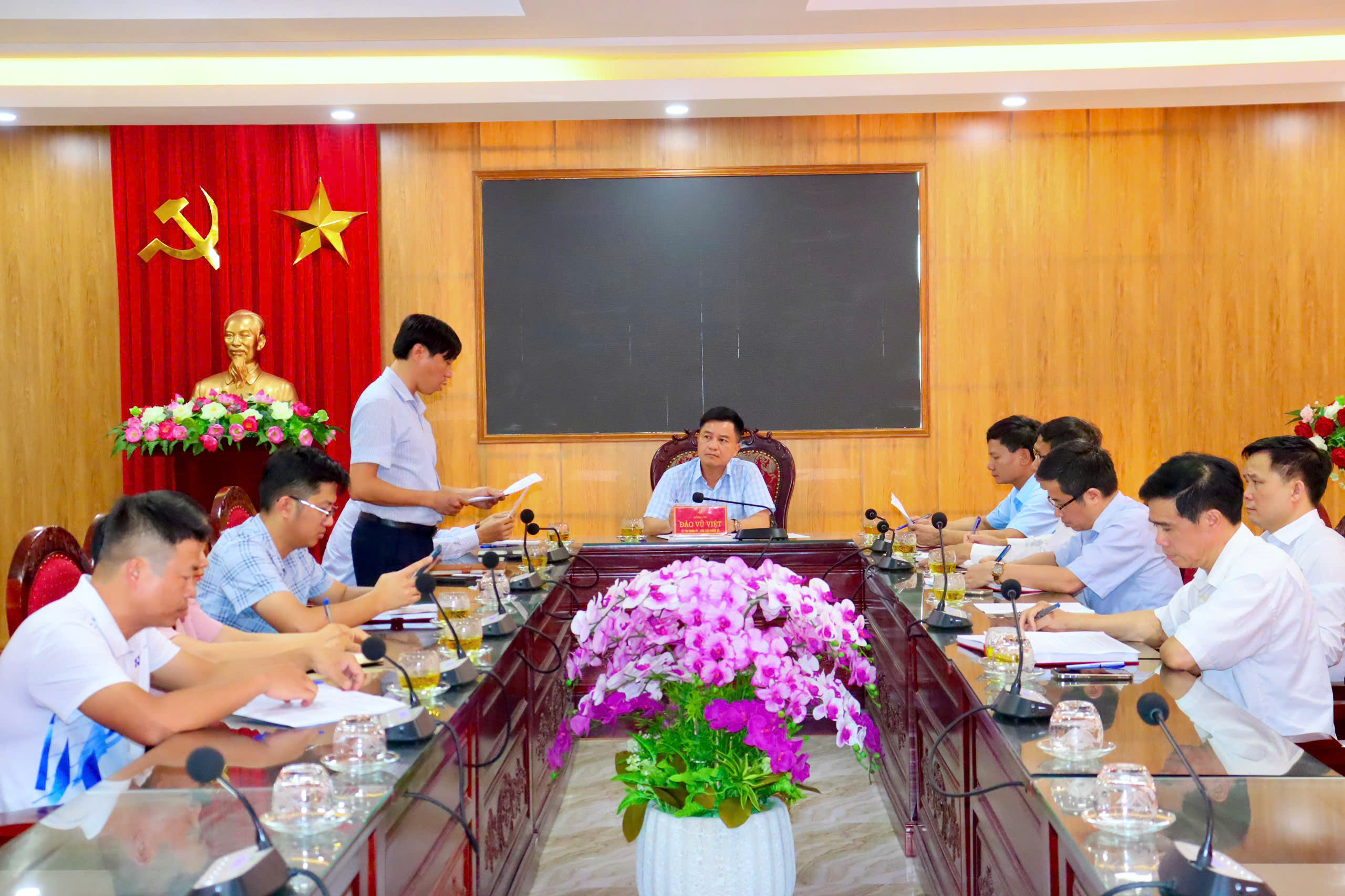 XÃ NGA SƠN HỌP TRIỂN KHAI GIẢI PHÁP ĐẨY NHANH TIẾN ĐỘ LÀM SẠCH, LÀM GIÀU CƠ SỞ DỮ LIỆU QUỐC GIA VỀ ĐẤT ĐAI