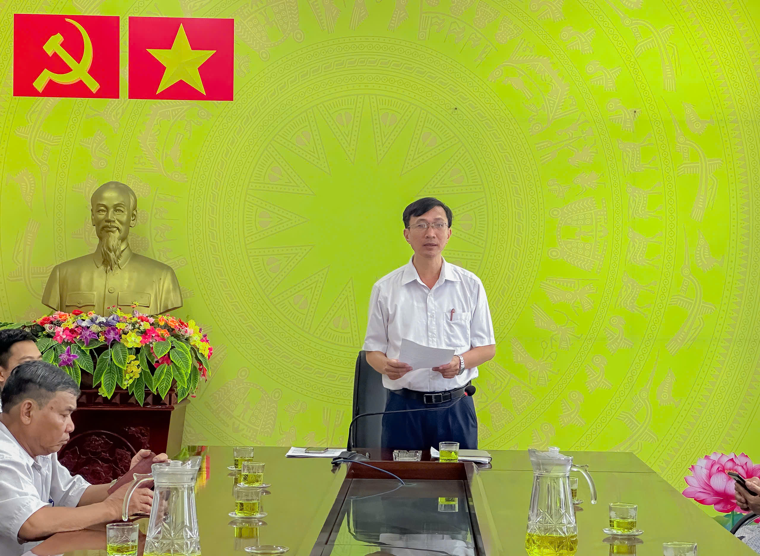 Anh-tin-bai