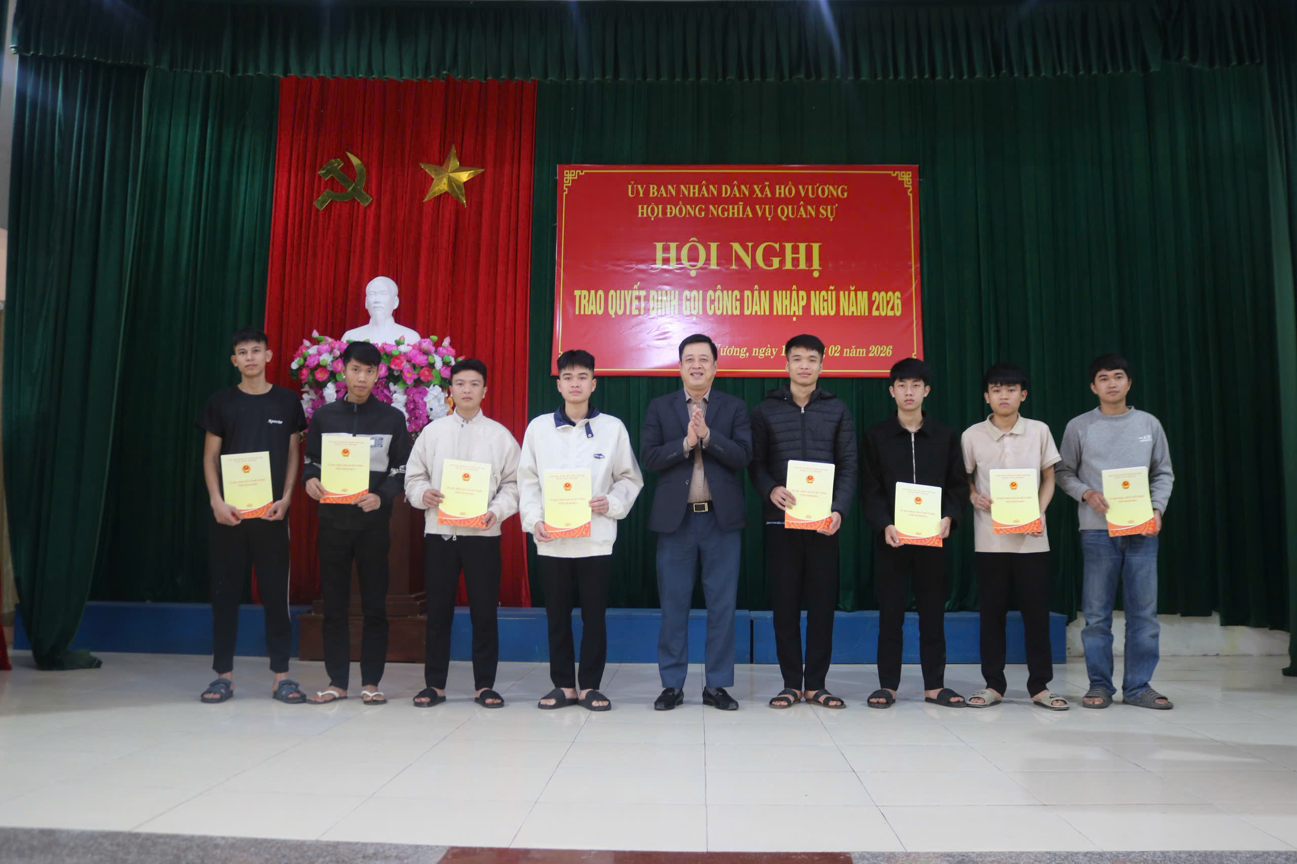 Anh-tin-bai