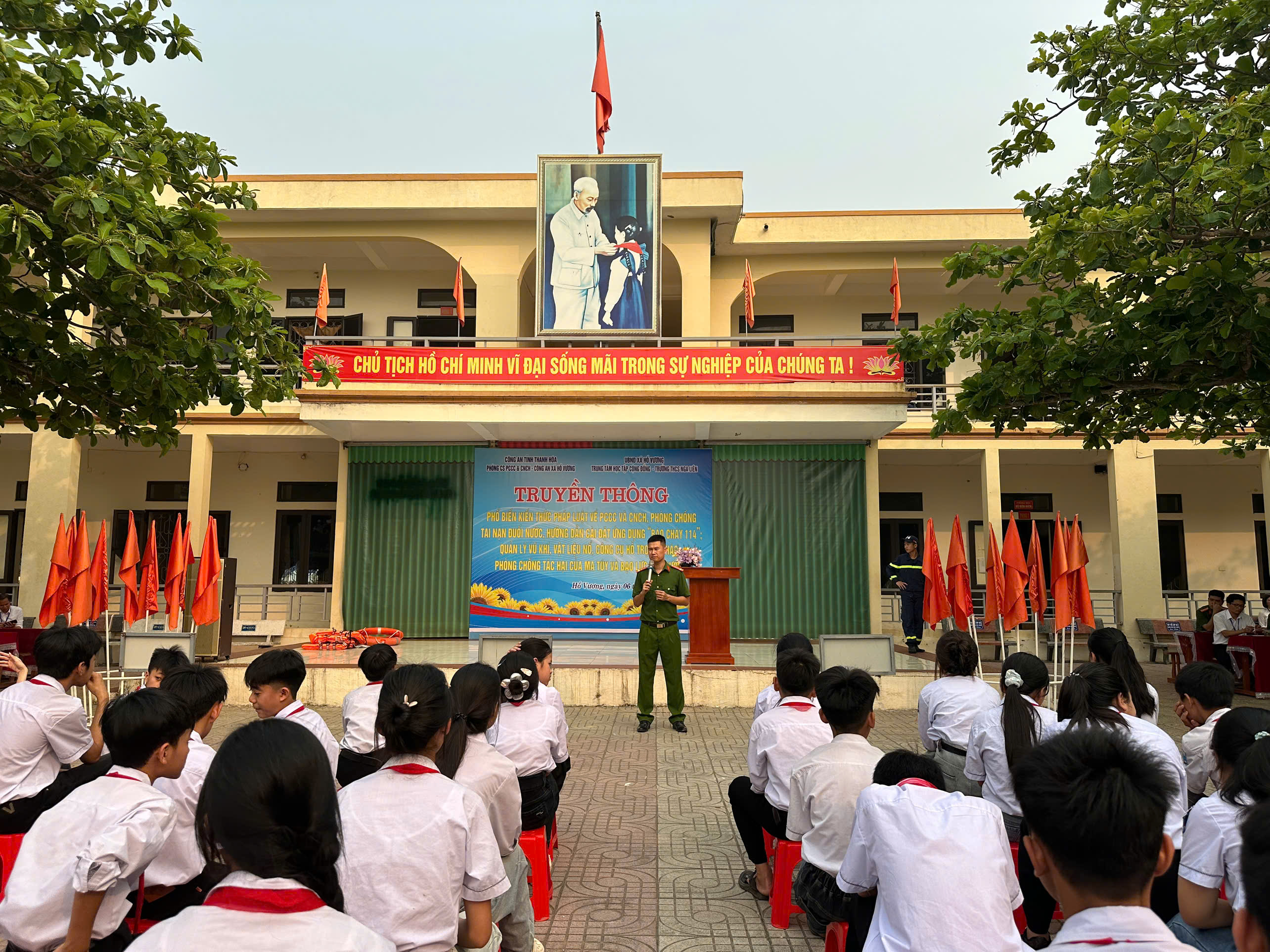 Anh-tin-bai