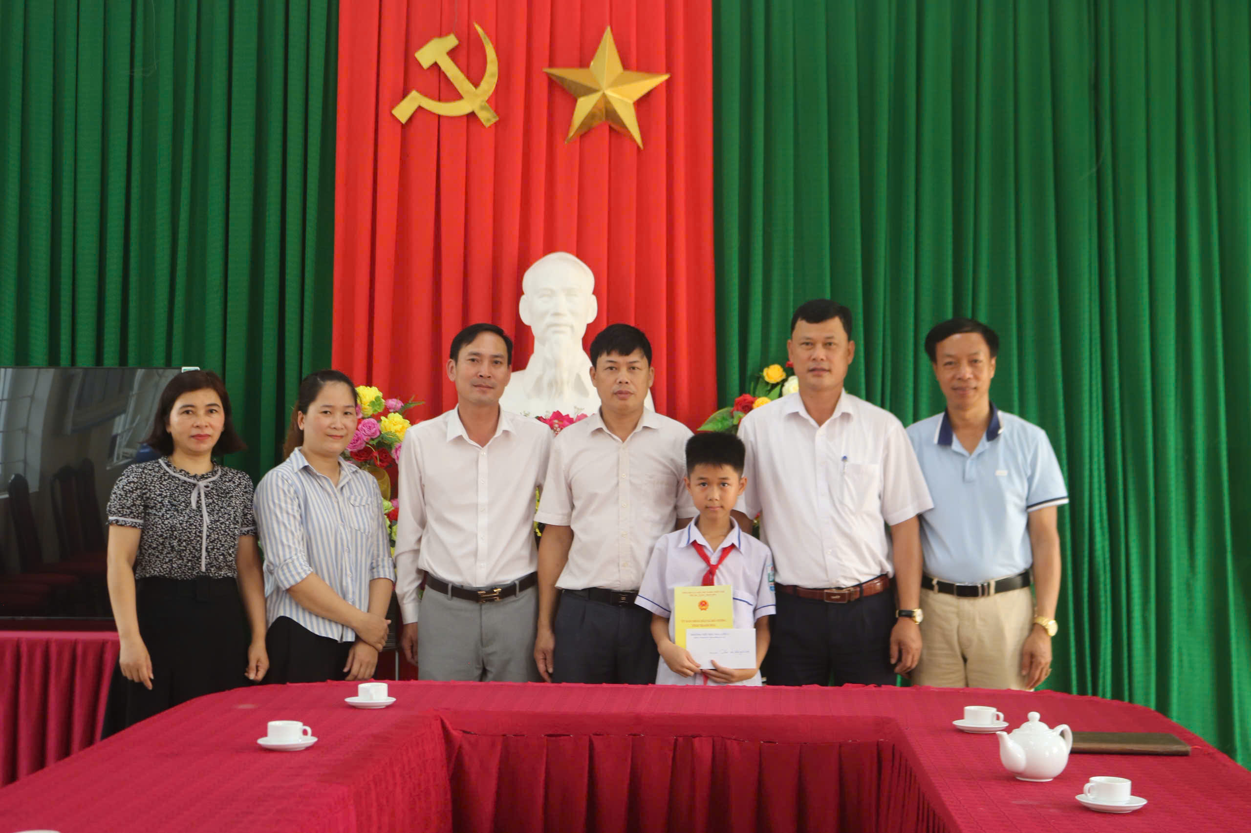Anh-tin-bai