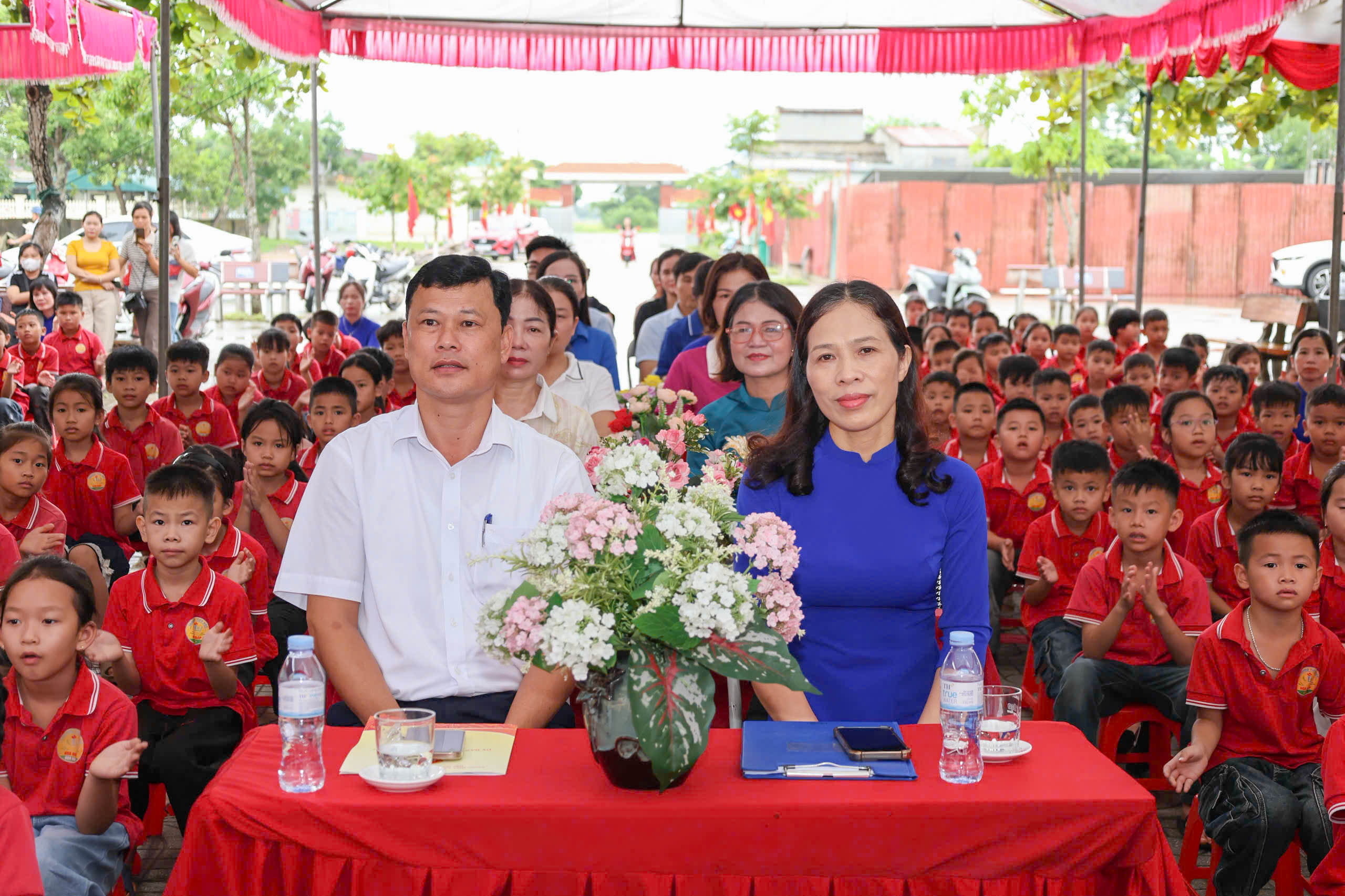Anh-tin-bai