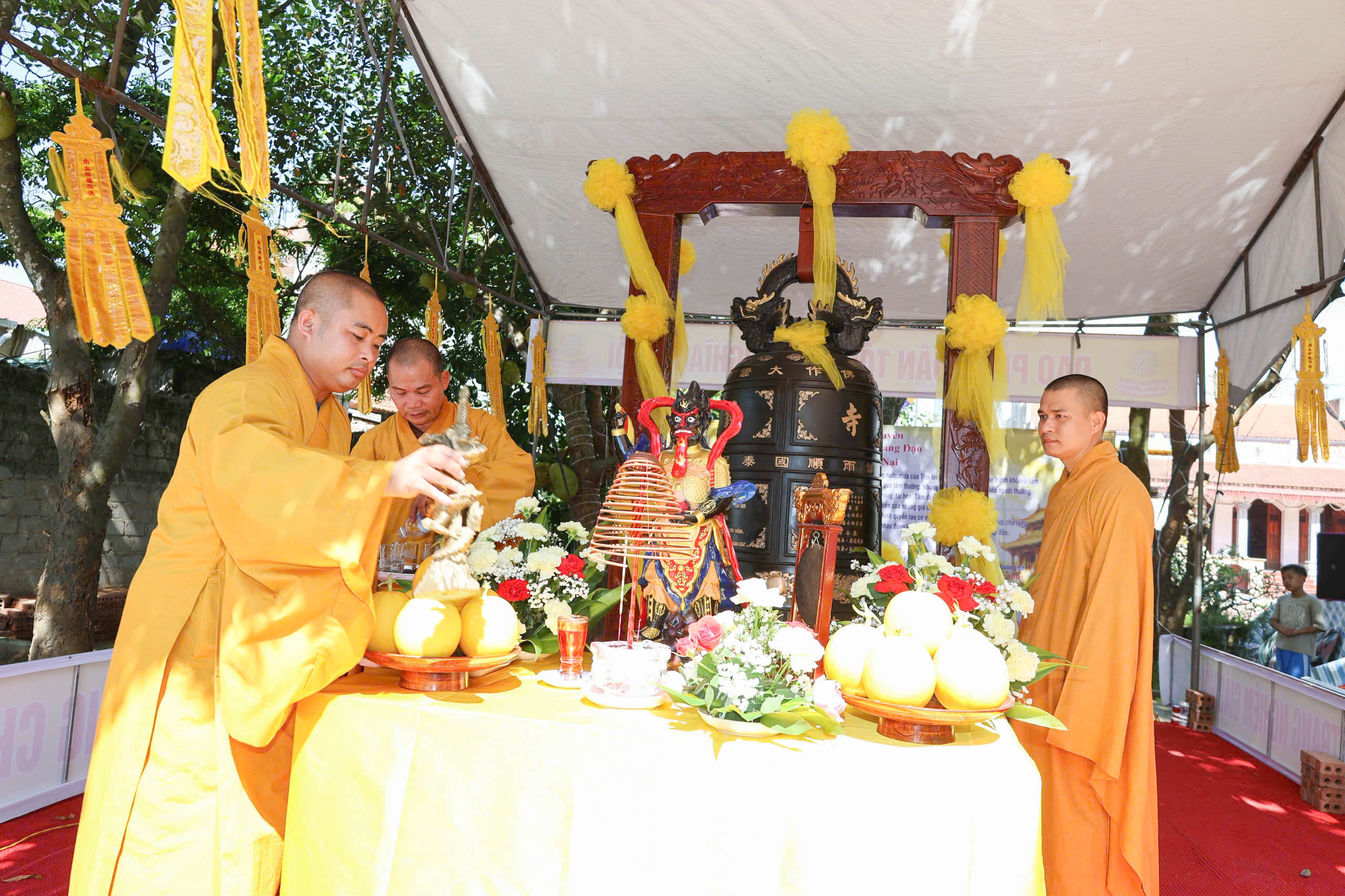 ĐỀN CHÙA PHỦ BÁI NẠI TỔ CHỨC ĐẠI LỄ PHẬT ĐẢN VÀ NHIỀU HOẠT ĐỘNG Ý NGHĨA NHÂN VĂN