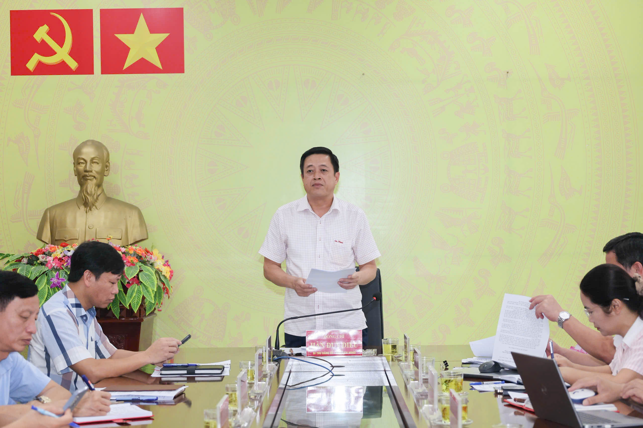 ĐẢNG ỦY XÃ HỒ VƯƠNG TỔ CHỨC HỘI NGHỊ BAN THƯỜNG VỤ ĐÁNH GIÁ KẾT QUẢ THỰC HIỆN NHIỆM VỤ CHÍNH TRỊ THÁNG 5/2026