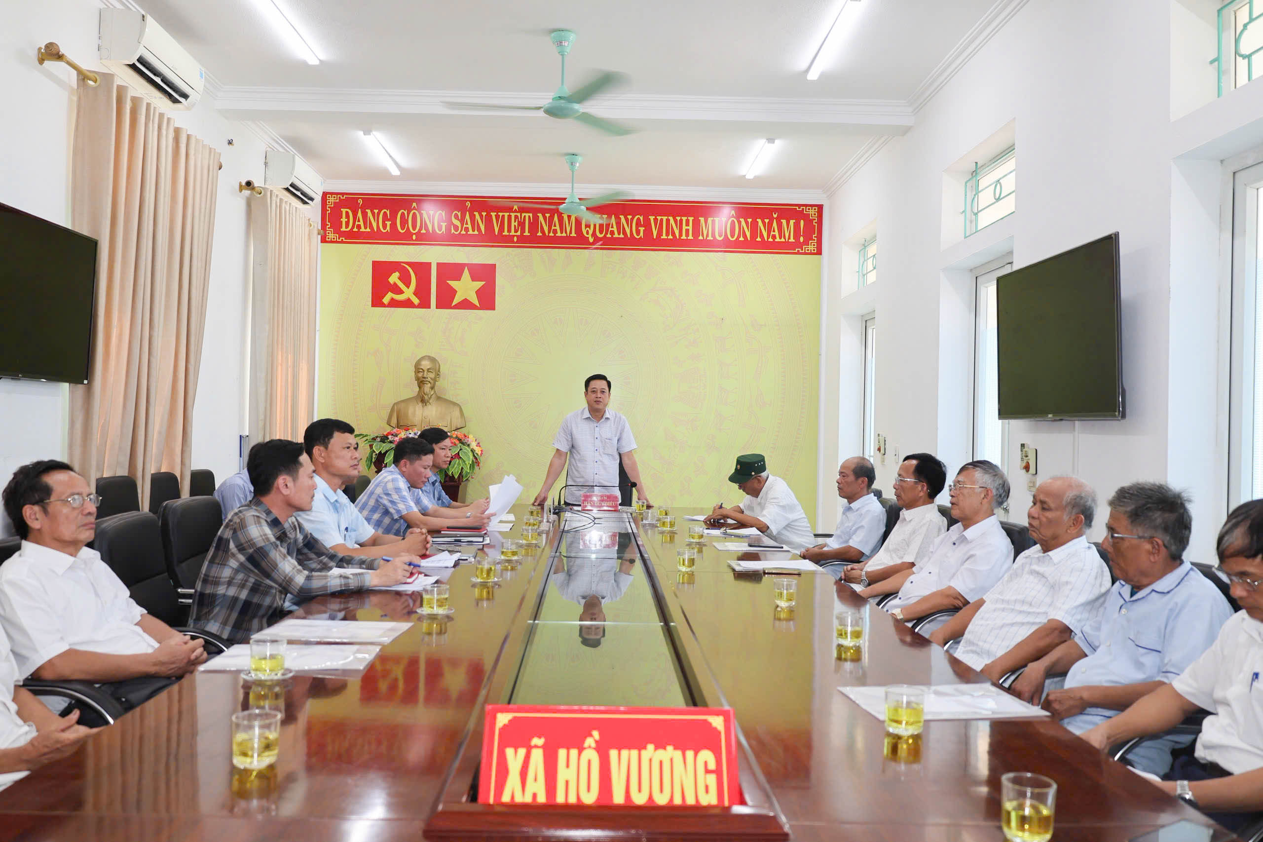 XÃ HỒ VƯƠNG TỔ CHỨC HỘI NGHỊ LẤY Ý KIẾN GÓP Ý VÀO DỰ THẢO PHƯƠNG ÁN SẮP XẾP CÁC THÔN TRÊN ĐỊA BÀN XÃ