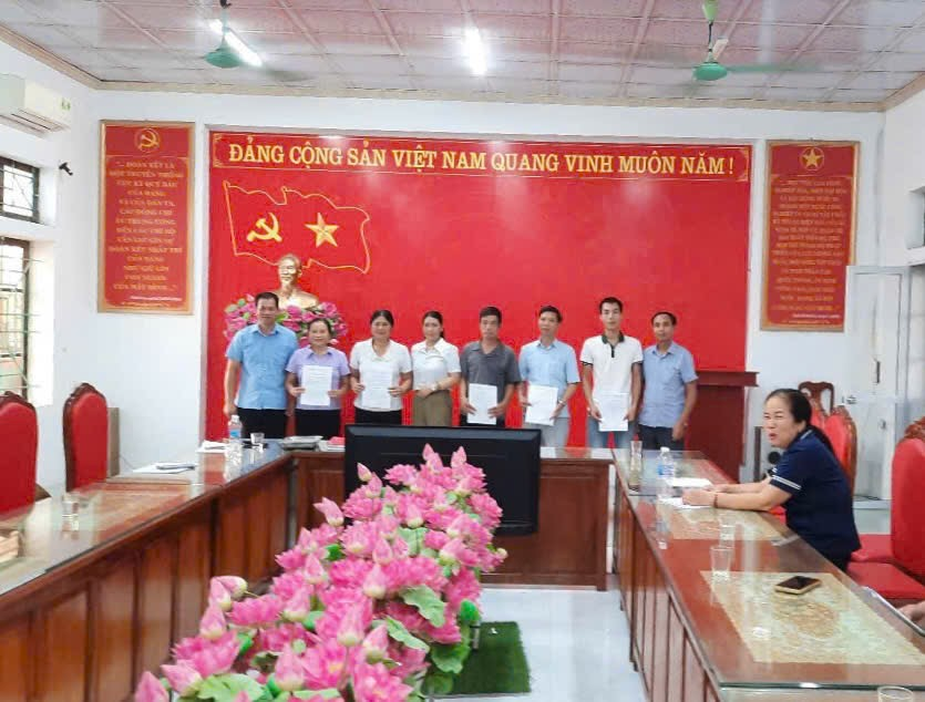 HỘI NÔNG DÂN XÃ NGA AN TỔ CHỨC HỘI NGHỊ THƯỜNG KỲ THÁNG 9 VÀ TRAO QUYẾT ĐỊNH CÔNG NHẬN BỔ SUNG ỦY VIÊN BAN CHẤP HÀNH, NHIỆM KỲ 2025 – 2030