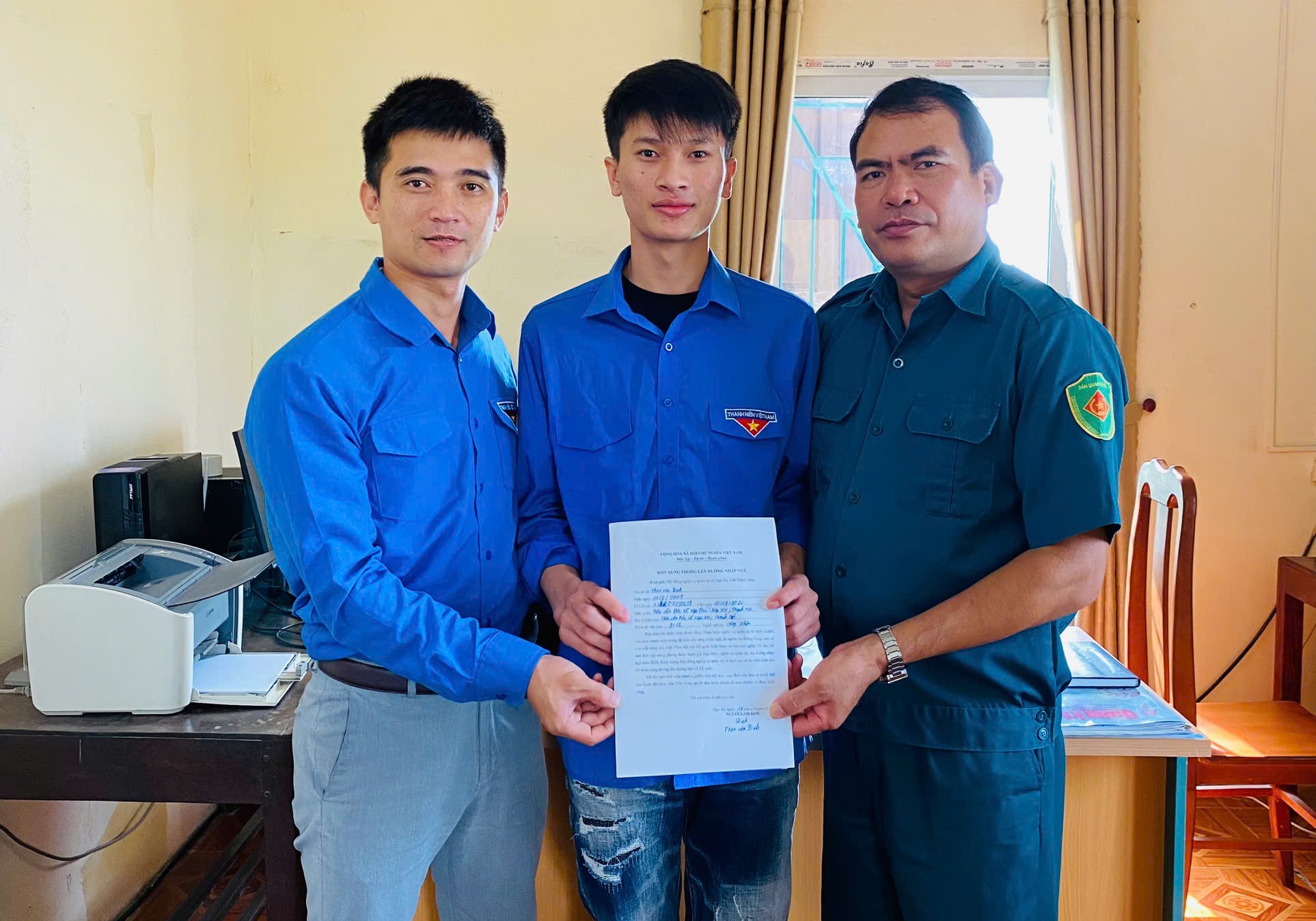 THANH NIÊN XÃ NGA AN HĂNG HÁI VIẾT ĐƠN  TÌNH NGUYỆN NHẬP NGŨ NĂM 2026