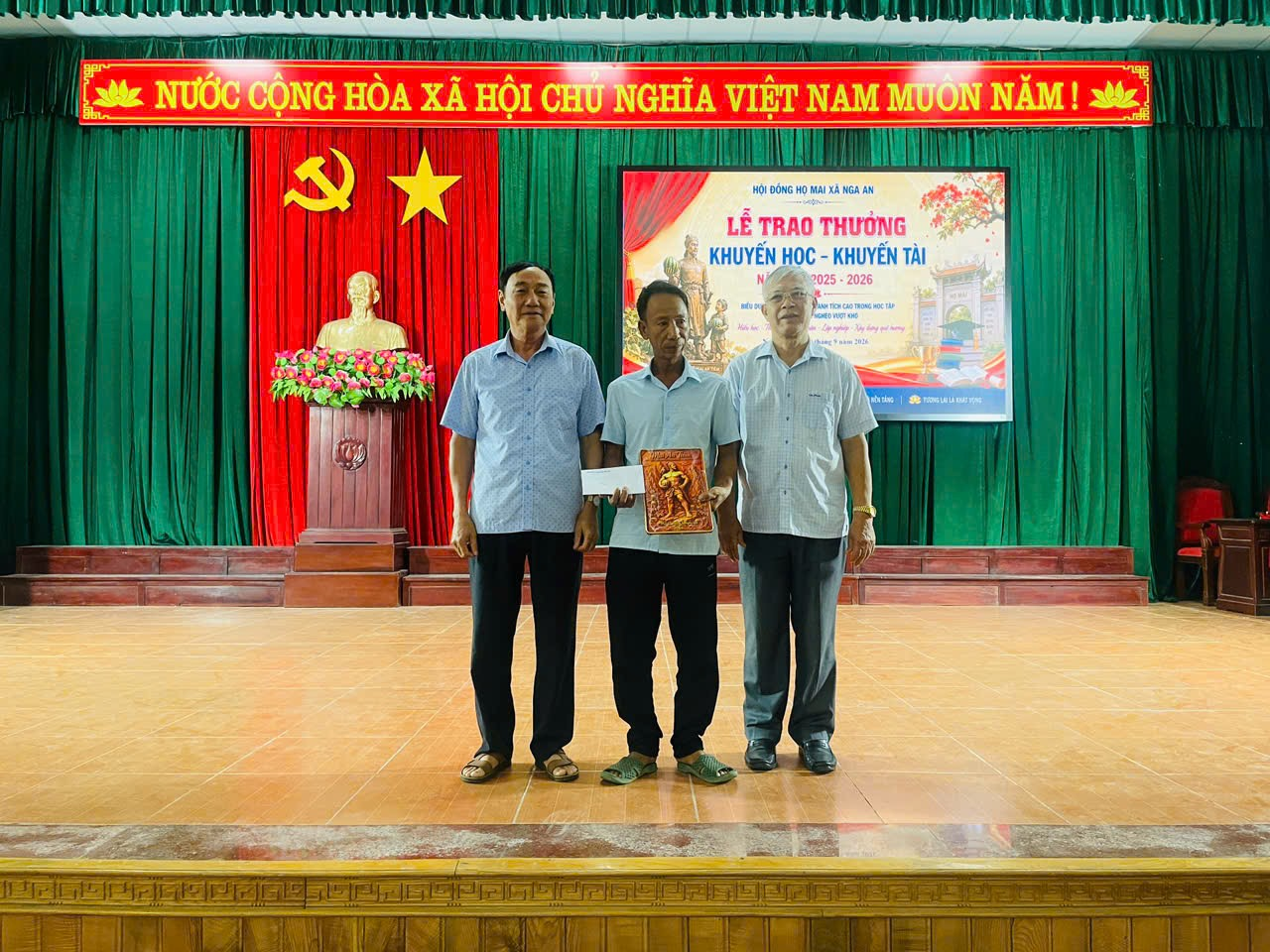 HỘI ĐỒNG HỌ MAI XÃ NGA AN TỔ CHỨC LỄ TRAO THƯỞNG KHUYẾN HỌC - KHUYẾN TÀI, NĂM HỌC 2025 - 2026