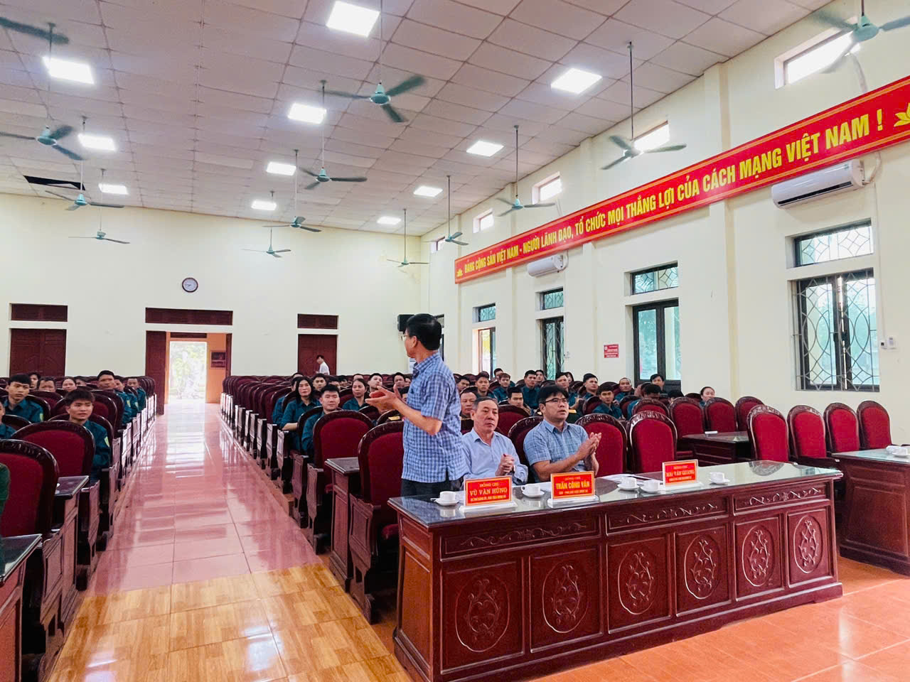 Description: C:\Users\AD\Pictures\QUÂN SỰ\3.30 HN HUẤN LUYỆN DQ NĂM THỨ NHẤT\z7672581115135_603f7519a9c743ee26c122cdfc03fa49.jpg