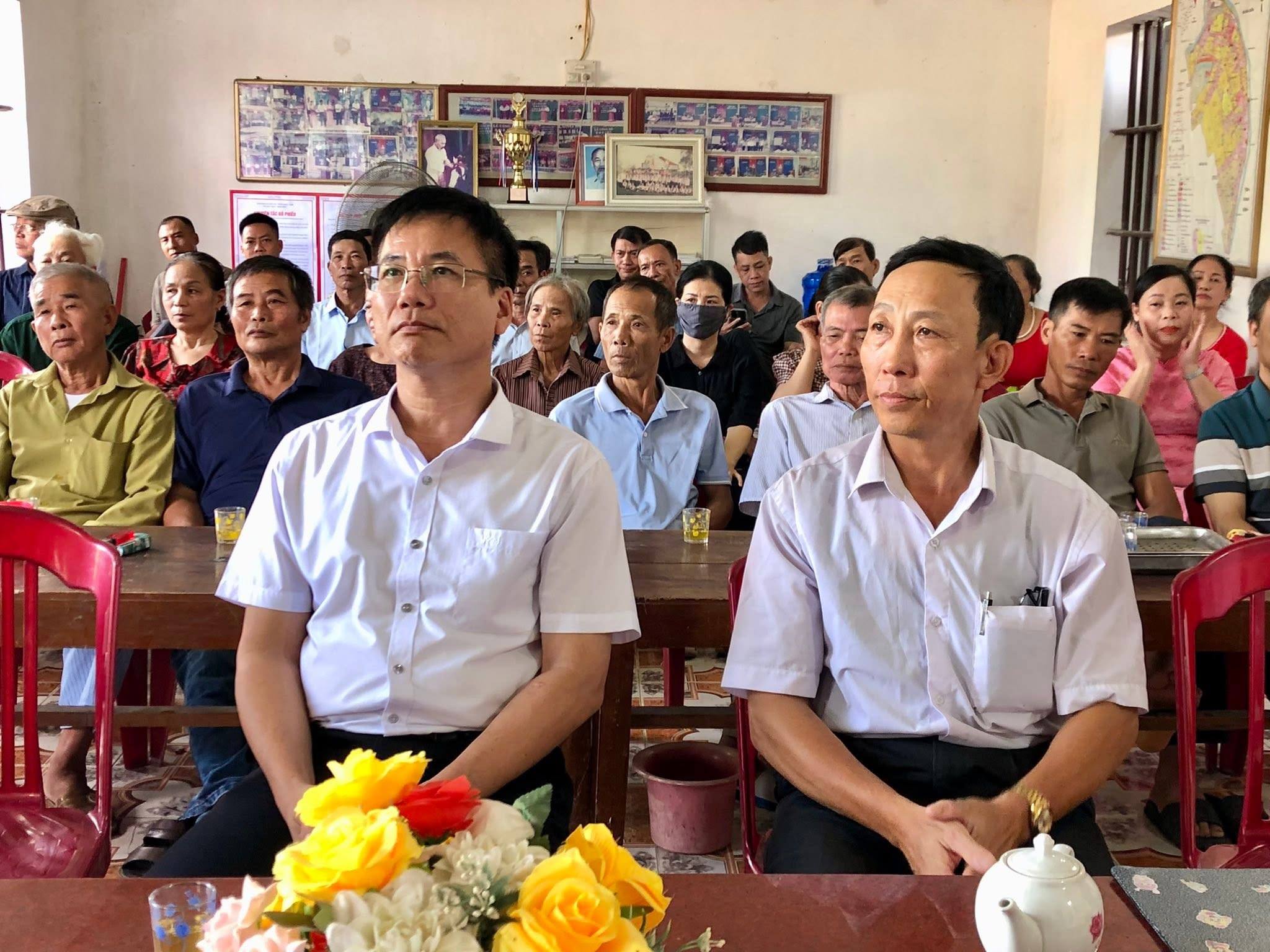 Description: C:\Users\Admin\Pictures\CÔNG BỐ QĐ NHÂN SỰ THÔN MỚI\733194965_122186388056939137_6140670364865843205_n.jpg