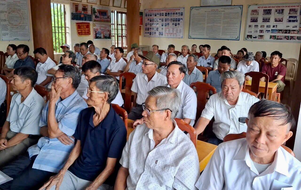 Description: C:\Users\Admin\Pictures\CÔNG BỐ QĐ NHÂN SỰ THÔN MỚI\732353107_122186388020939137_1410843988611991900_n.jpg