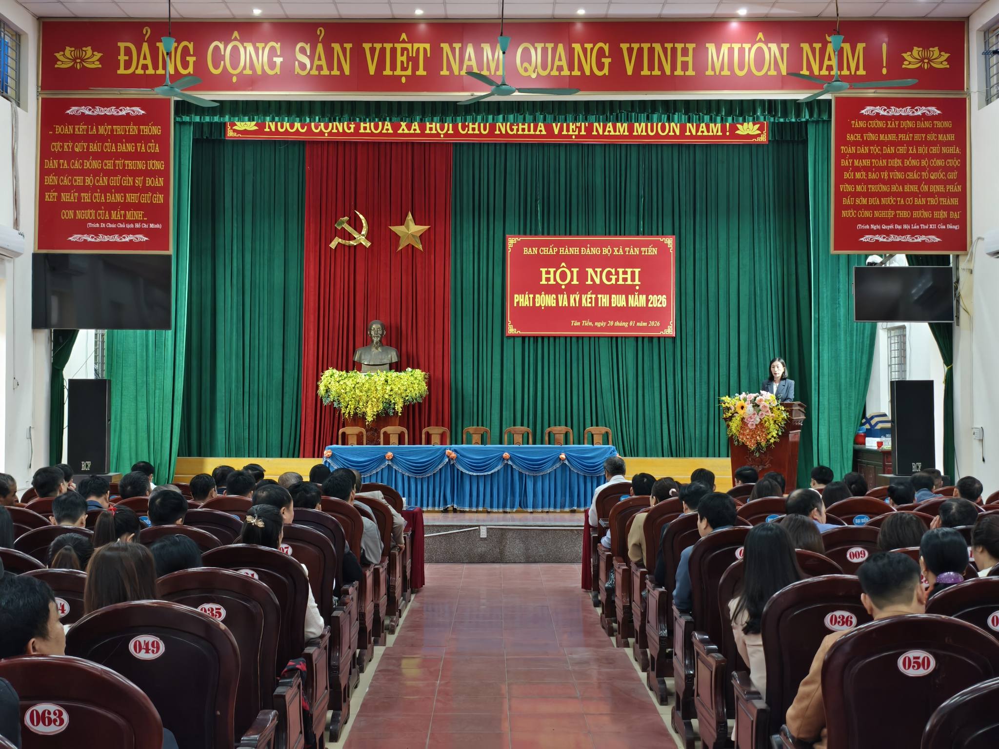 ĐẢNG ỦY XÃ TÂN TIẾN TỔ CHỨC HỘI NGHỊ PHÁT ĐỘNG VÀ KÝ CAM KẾT THI ĐUA  NĂM 2026