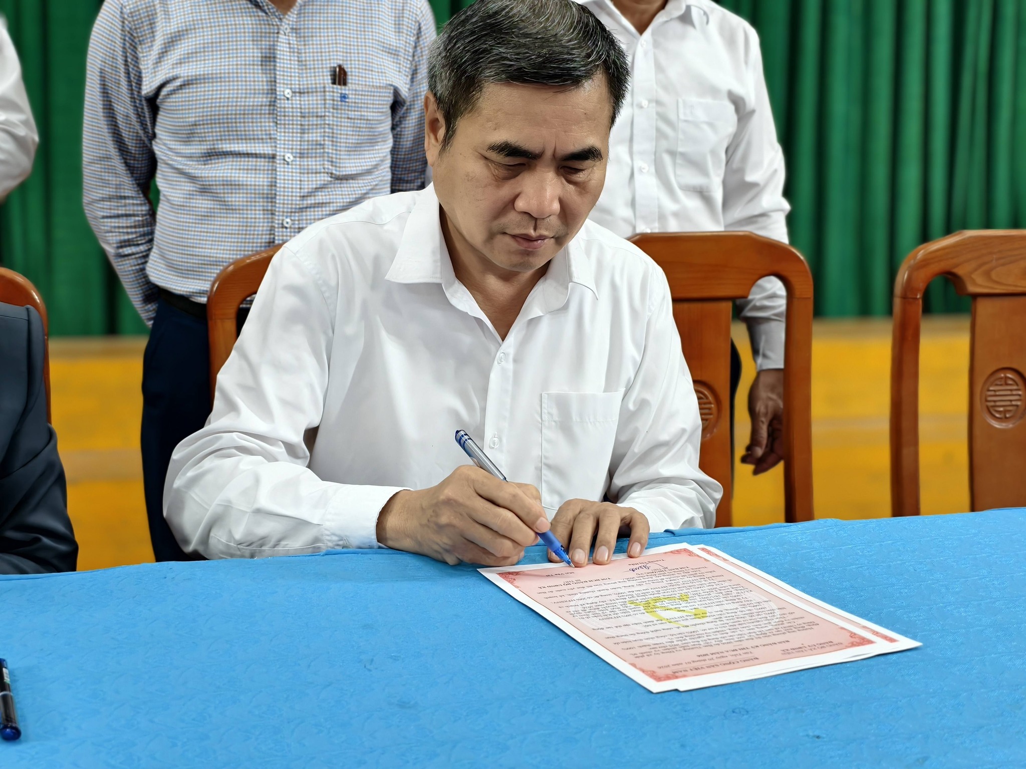 Anh-tin-bai