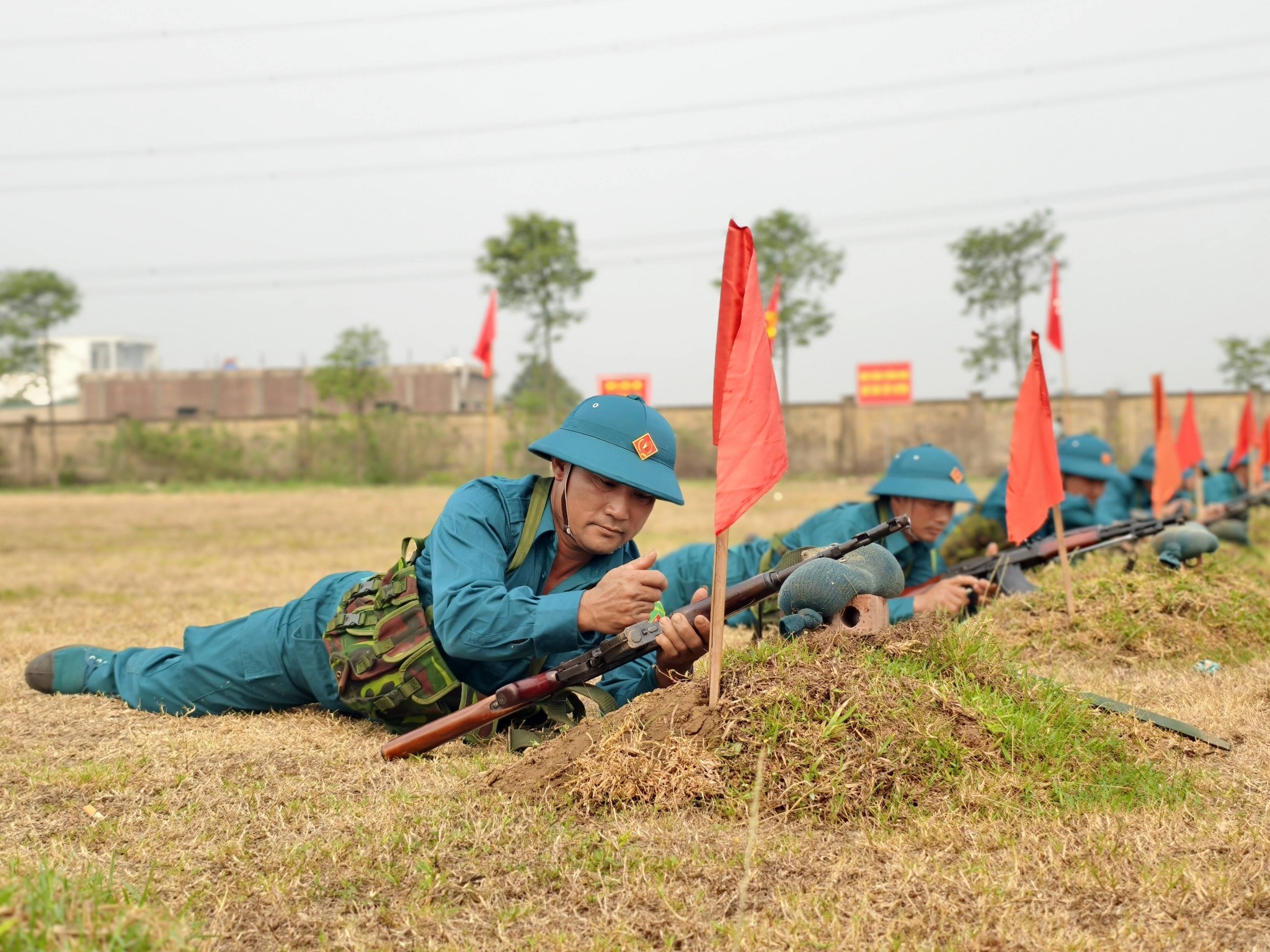 Anh-tin-bai