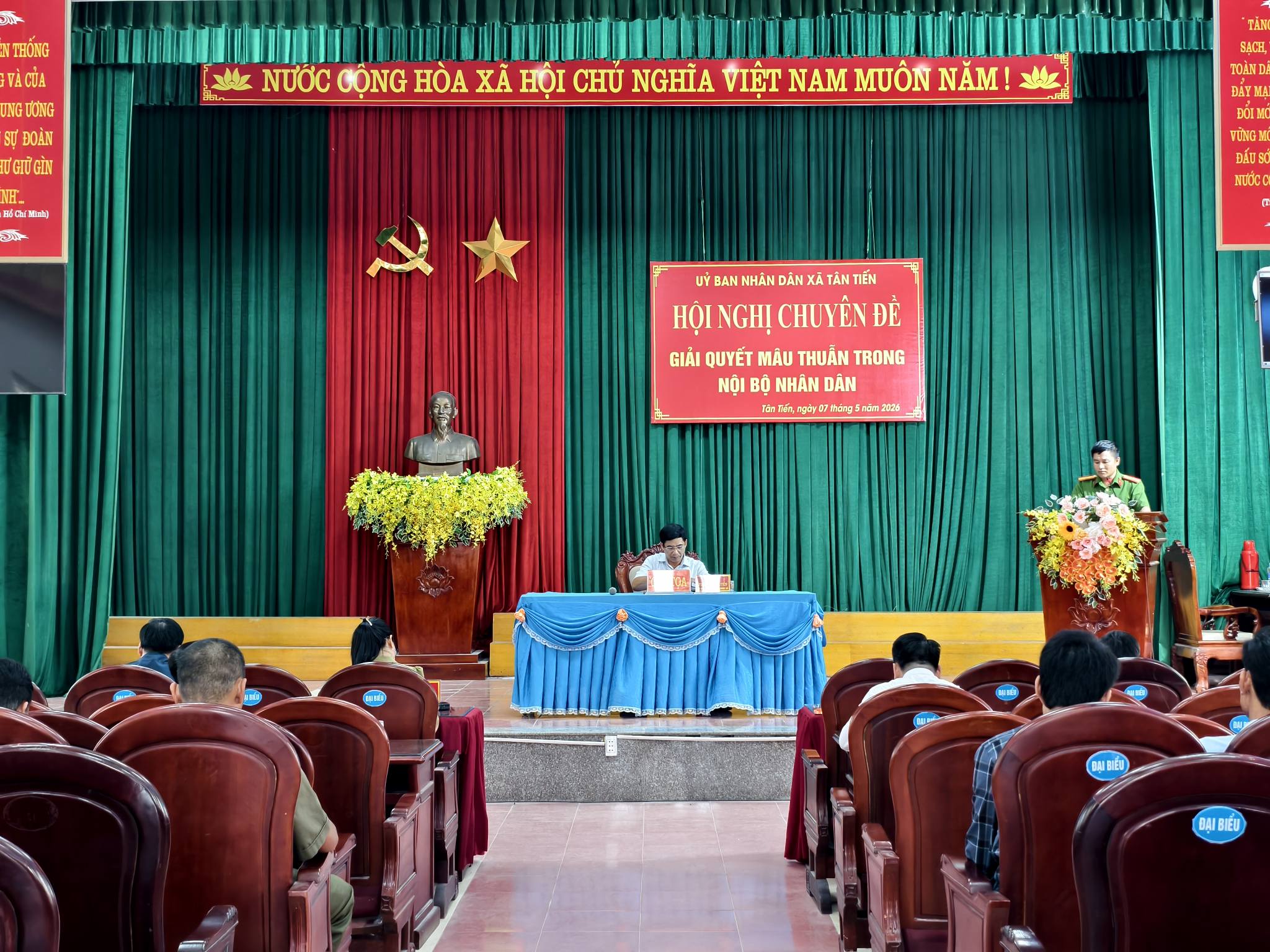 XÃ TÂN TIẾN TỔ CHỨC HỘI NGHỊ CHUYÊN ĐỀ VỀ CÔNG TÁC NẮM, RÀ SOÁT, GIẢI QUYẾT MÂU THUẪN TRONG NỘI BỘ NHÂN DÂN