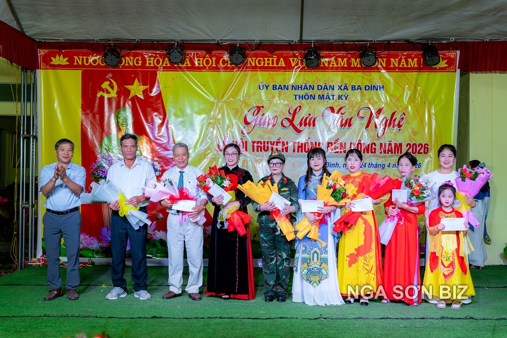 Sôi nổi chương trình Giao lưu văn nghệ chào mừng lễ hội truyền thống Đền Đông làng Mật Kỳ
