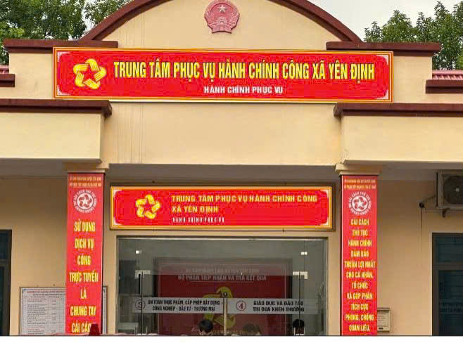 Danh sách công khai thông tin cán bộ, công chức làm việc tại Trung tâm Hành chính công xã Yên Định