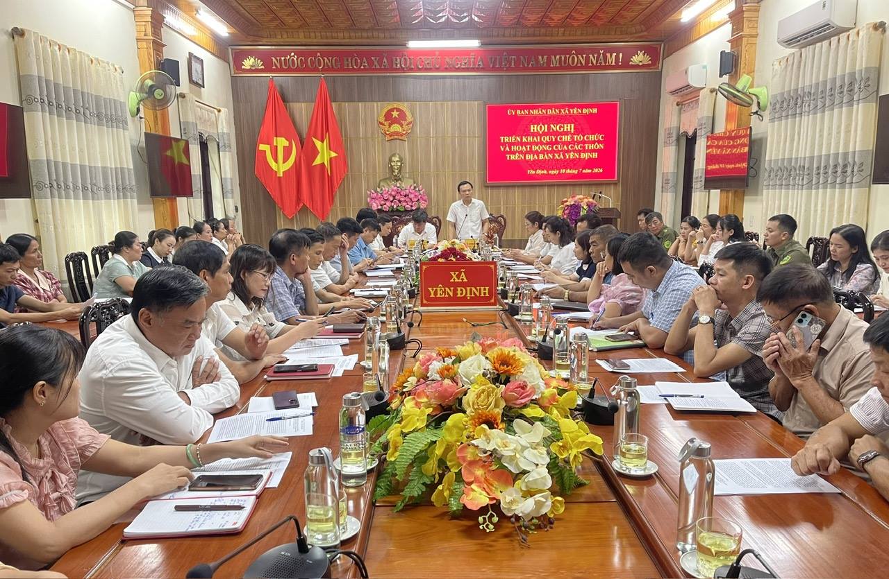 UBND xã Yên Định tổ chức hội nghị triển khai quy chế tổ chức và hoạt động của các thôn trên địa bàn xã.  ​