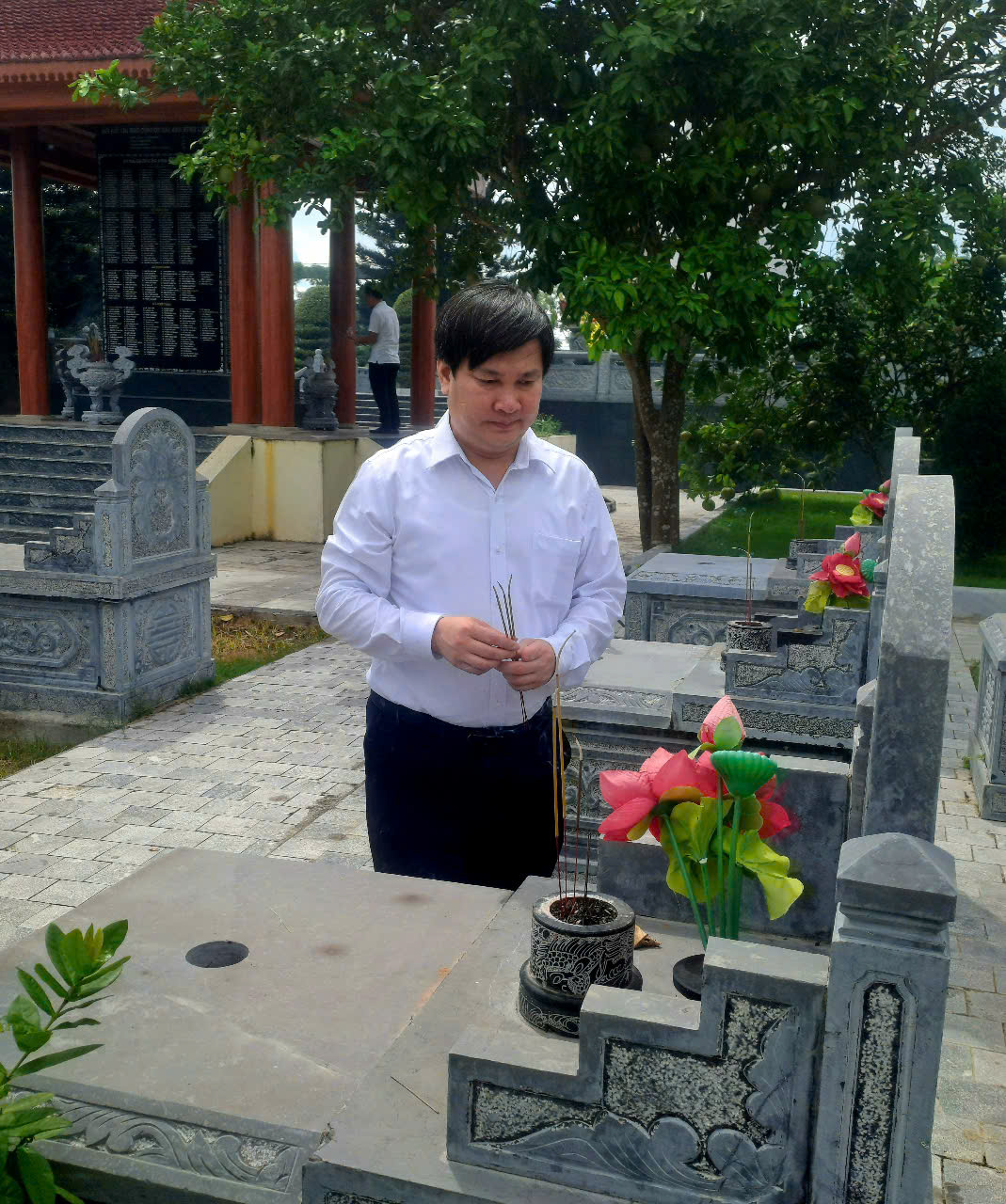 Anh-tin-bai