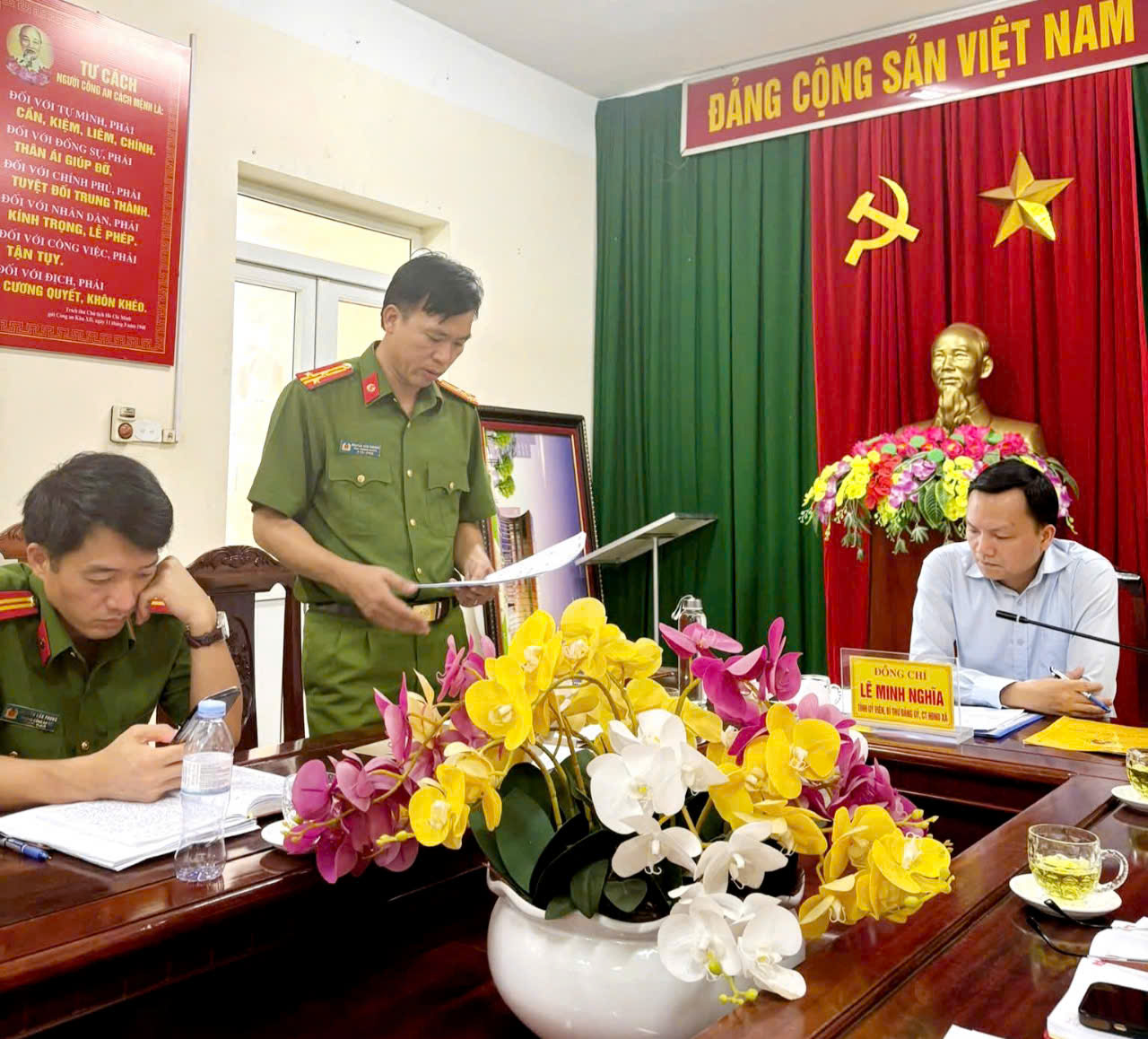 Anh-tin-bai