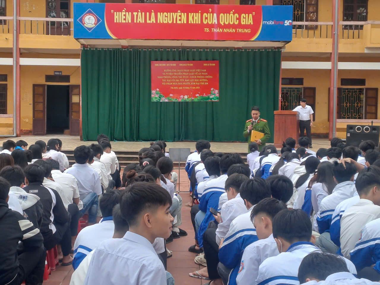 Anh-tin-bai