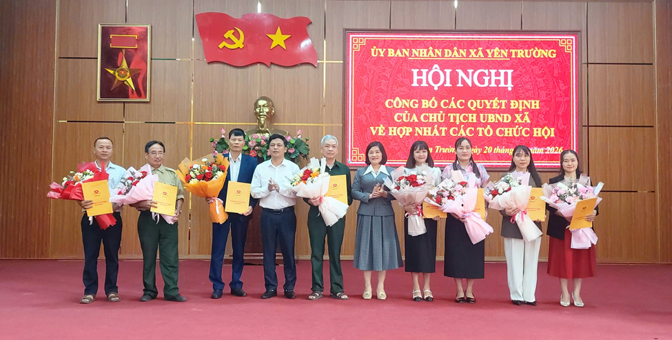 Xã Yên Trường tổ chức Hội nghị công bố Quyết định của chủ tịch UBND xã về hợp nhất các tổ chức Hội đặc thù trên địa bàn xã.