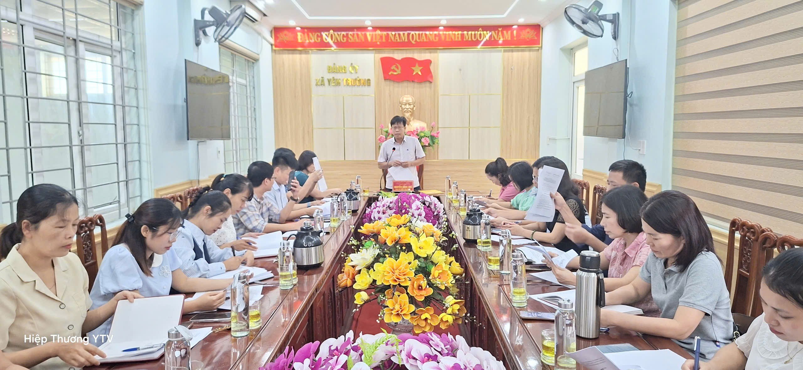 HỘI NGHỊ GIAO BAN CÔNG TÁC CHUẨN BỊ KỶ NIỆM 65 NĂM, NGÀY BÁC HỒ VỀ THĂM HỢP TÁC XÃ YÊN TRƯỜNG.